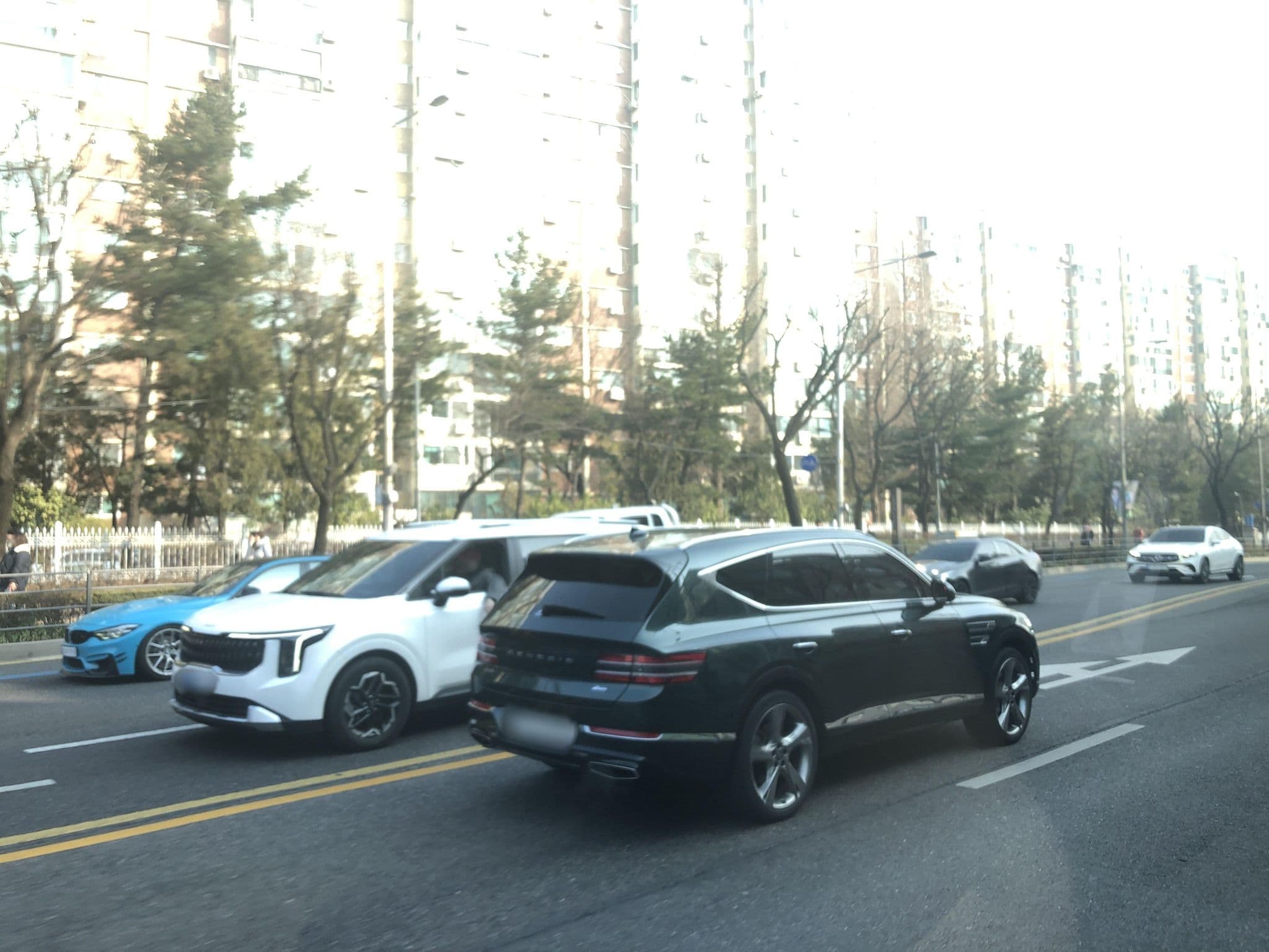 Street view near Hotel Popgreen, Yongsan-dong — © hcyen (CC BY-SA · Mapillary)