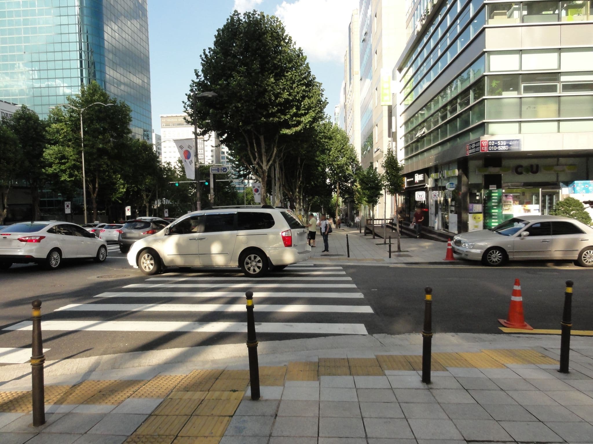 Street view near Dino Hotel, Yongsan-dong — © smathermather (CC BY-SA · Mapillary)