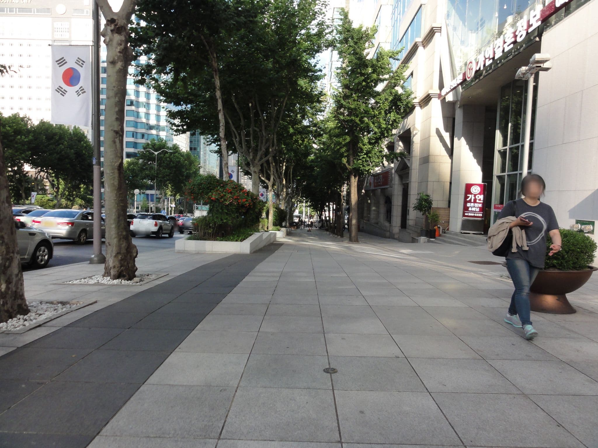 Street view near 맨하탄호텔, Yongsan-dong — © smathermather (CC BY-SA · Mapillary)