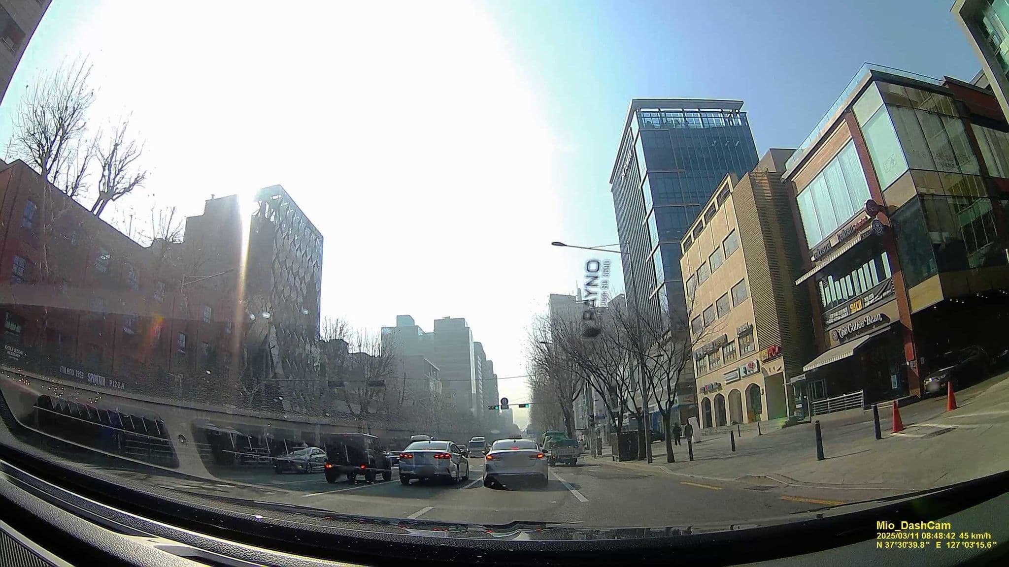 Street view near 공짜 커피숍, Yongsan-dong — © hcyen (CC BY-SA · Mapillary)