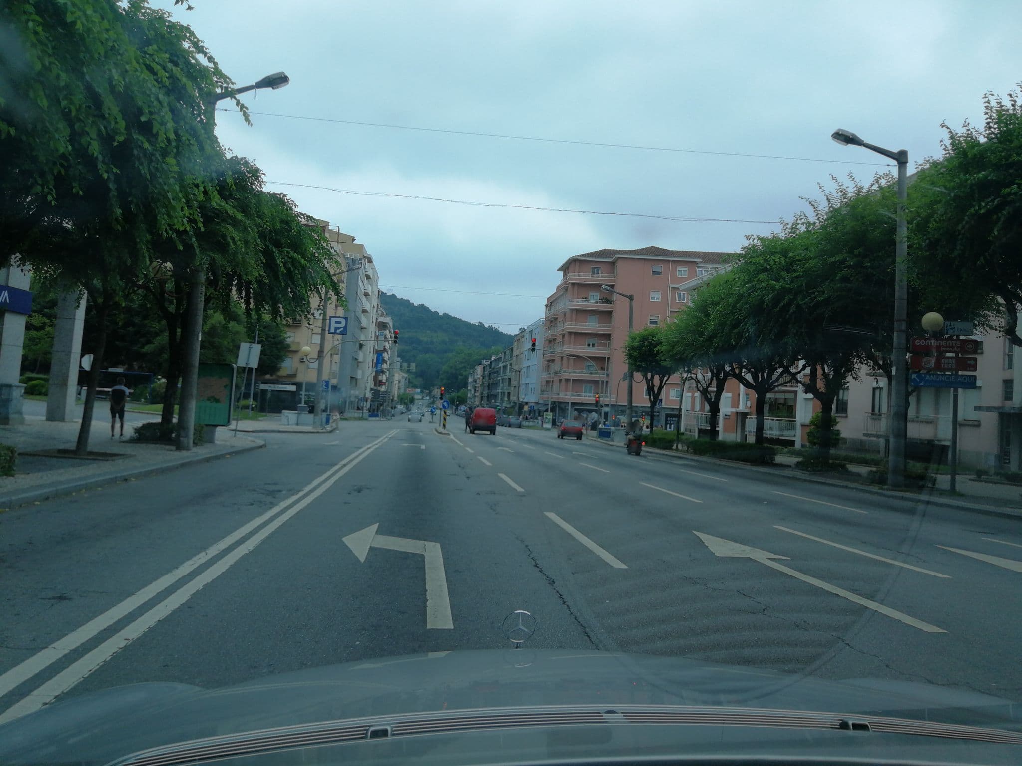 Street view near Hotel Mercure Braga Centro, Braga — © apires (CC BY-SA · Mapillary)