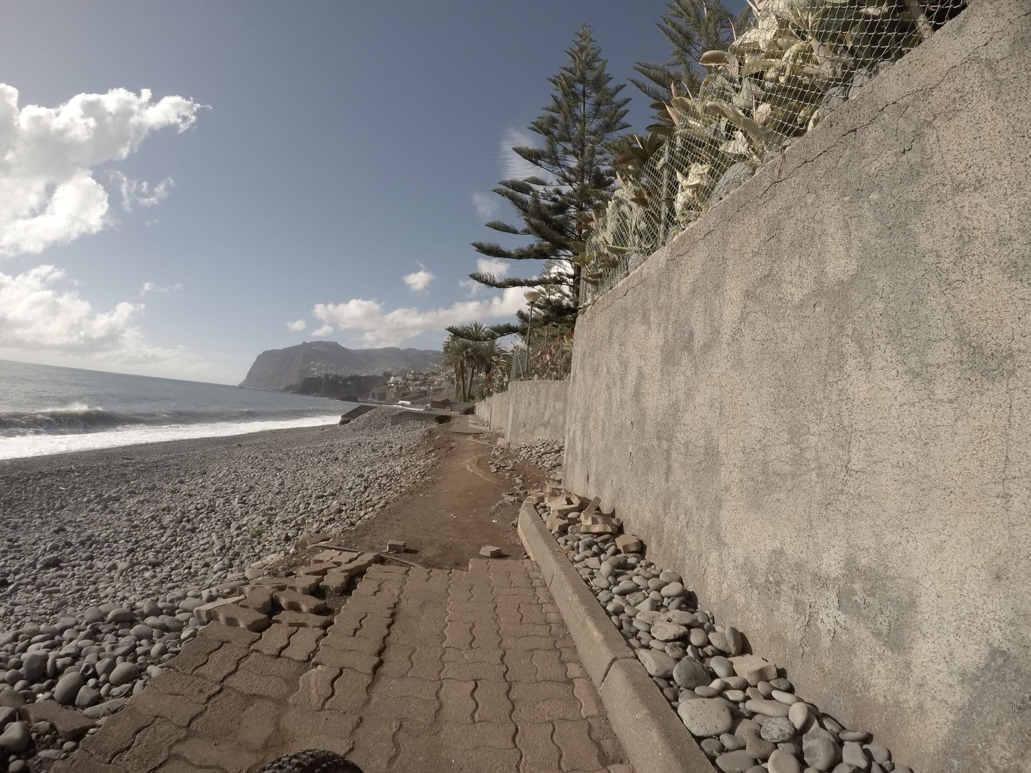 Street view near Pestana Ocean Bay, São Martinho — © nunocaldeira (CC BY-SA · Mapillary)