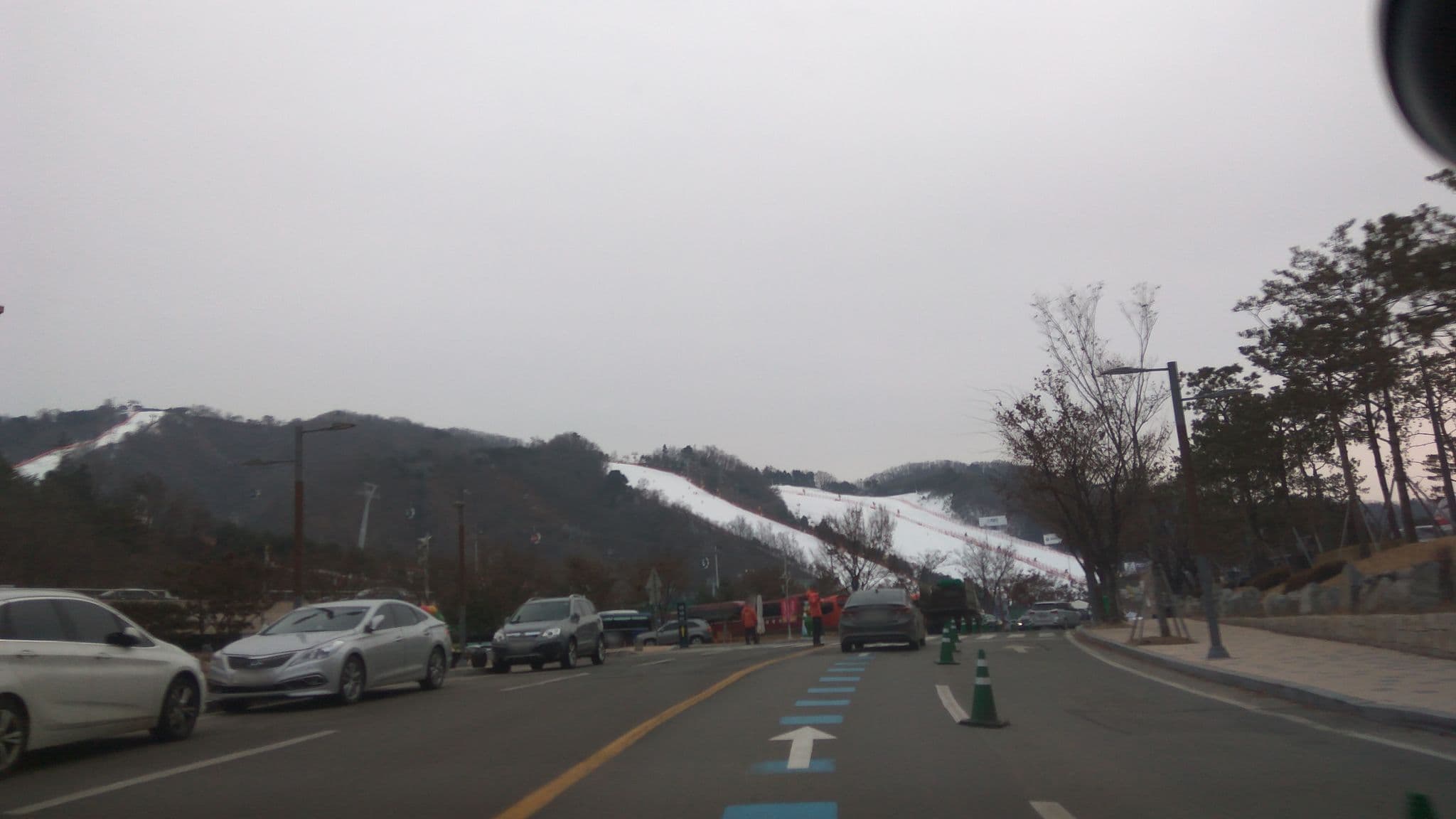 Street view near Sono Hotels & Resorts, Hongch’ŏn — © eneerhut (CC BY-SA · Mapillary)