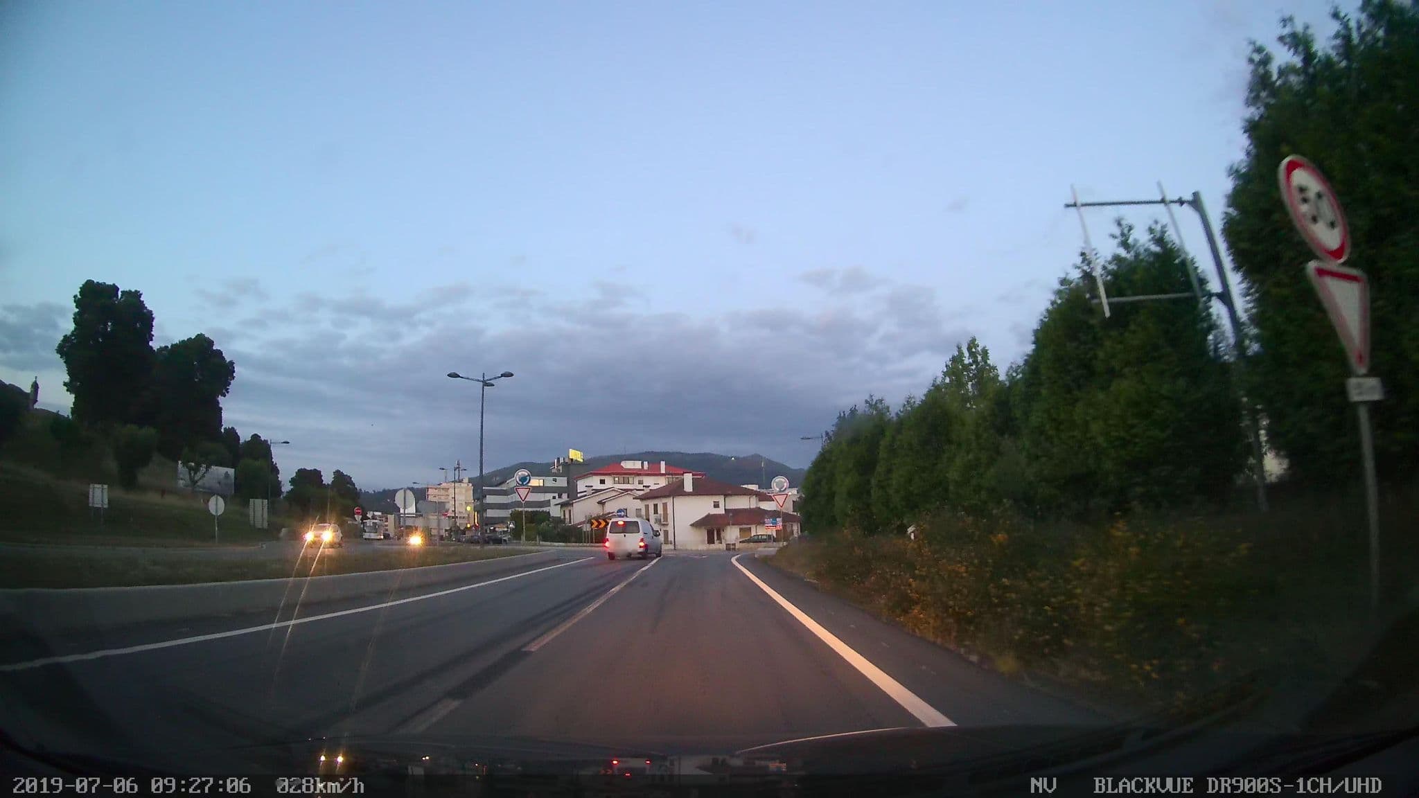 Street view near Albergue São Teotónio, Valenza — © sanjorgepinho (CC BY-SA · Mapillary)