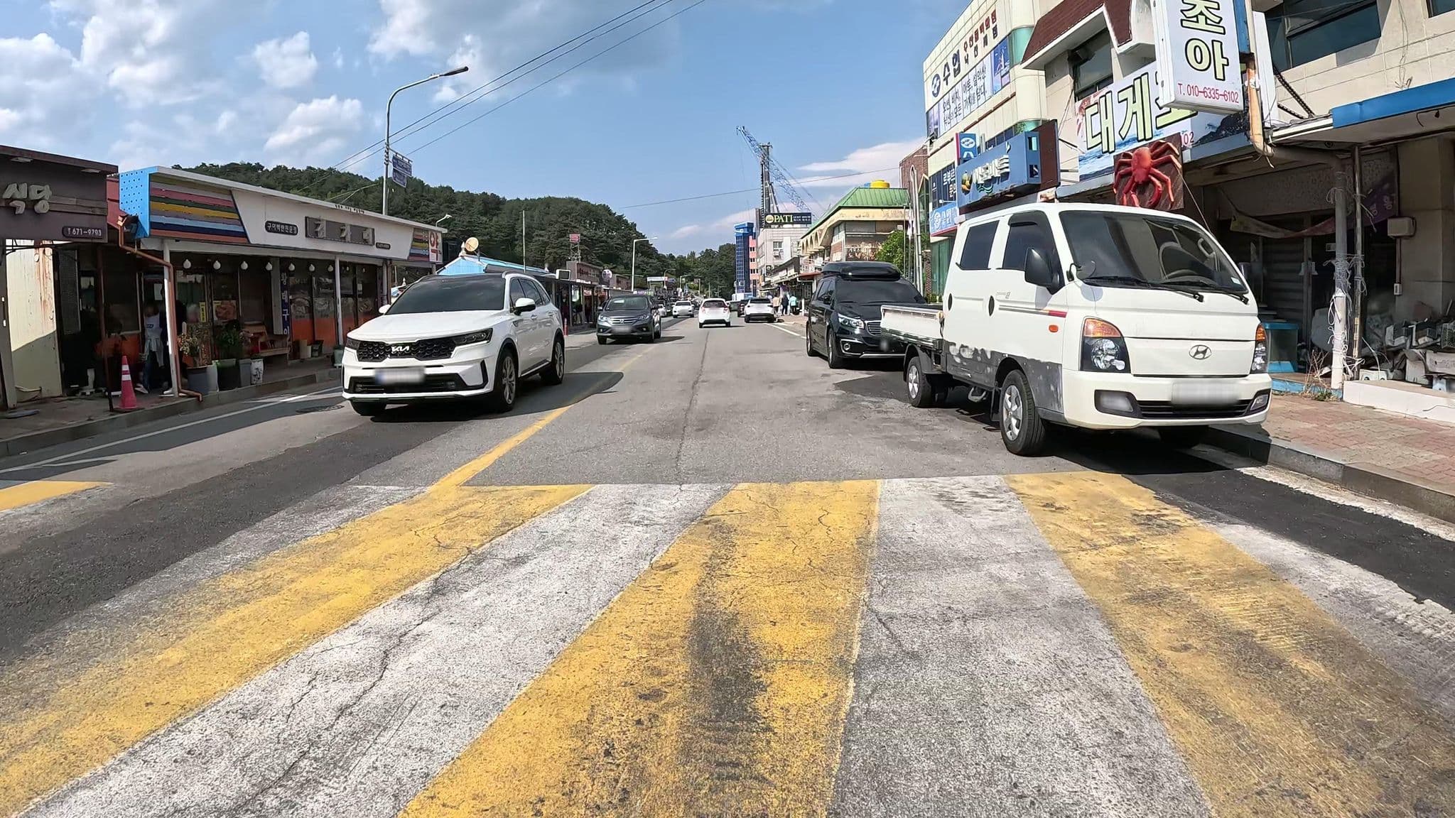 Street view near 해변모텔, Sokcho — © eneerhut (CC BY-SA · Mapillary)