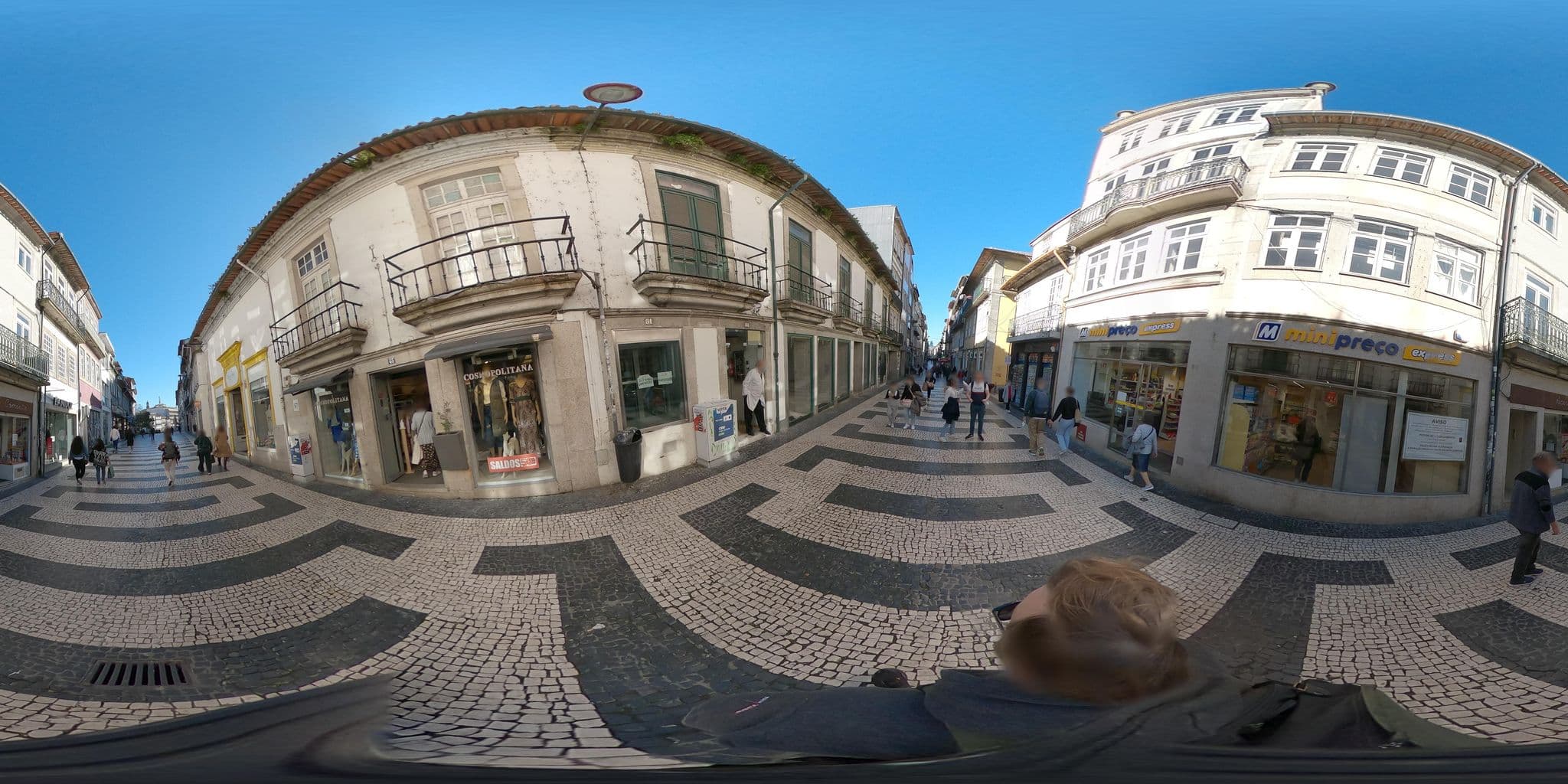Street view near Hospedaria do Carregal, Porto