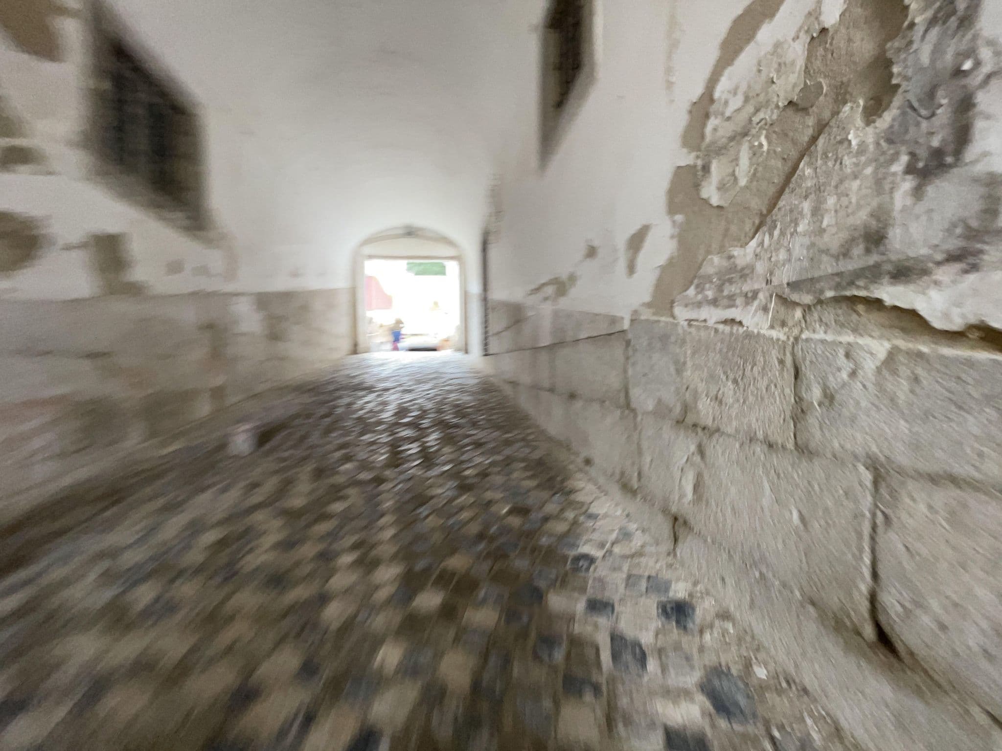 Street view near Palacio Belmonte, Alfama — © gness (CC BY-SA · Mapillary)