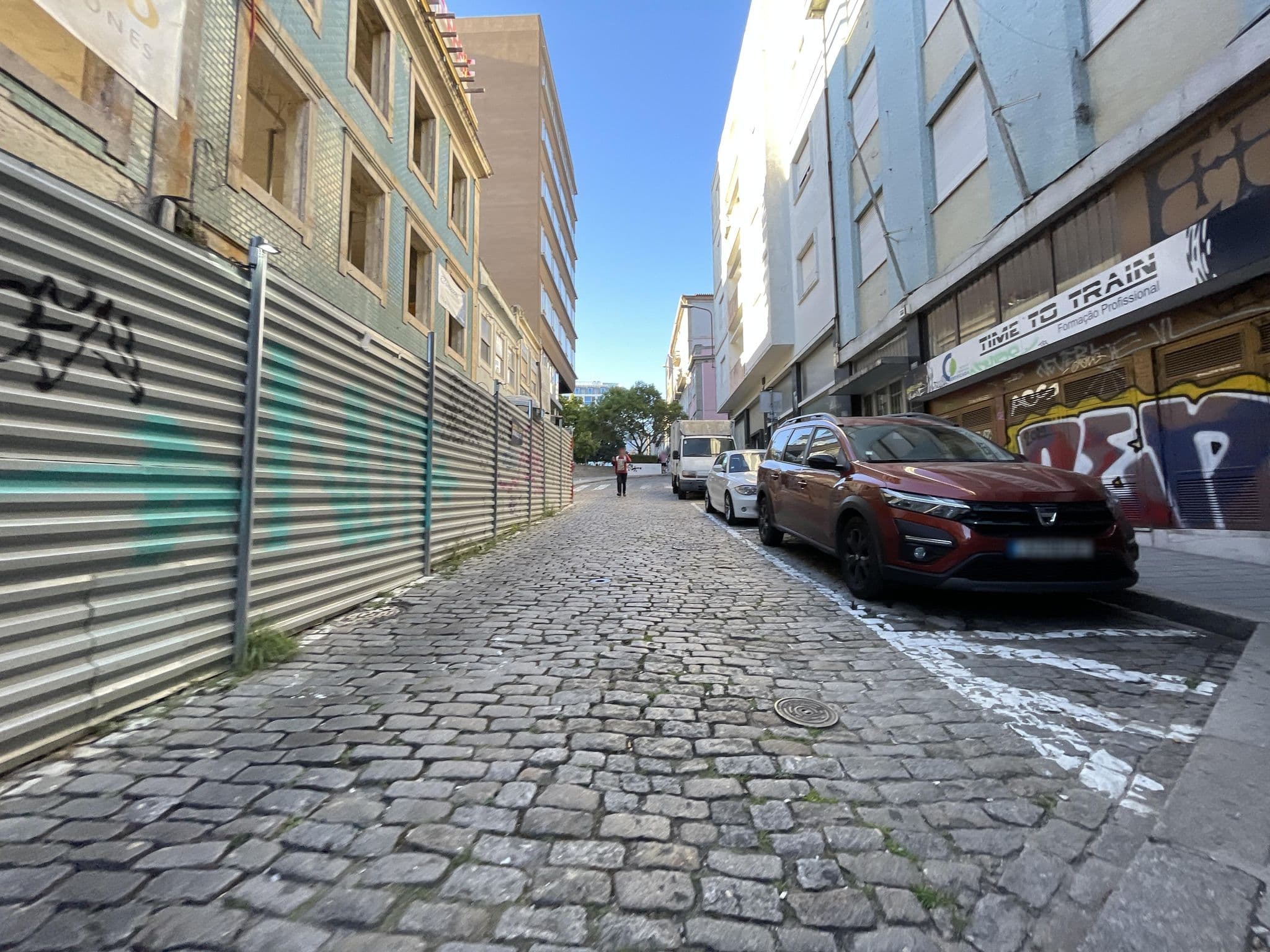 Street view near Hotel Vincci Bonjardim, Porto