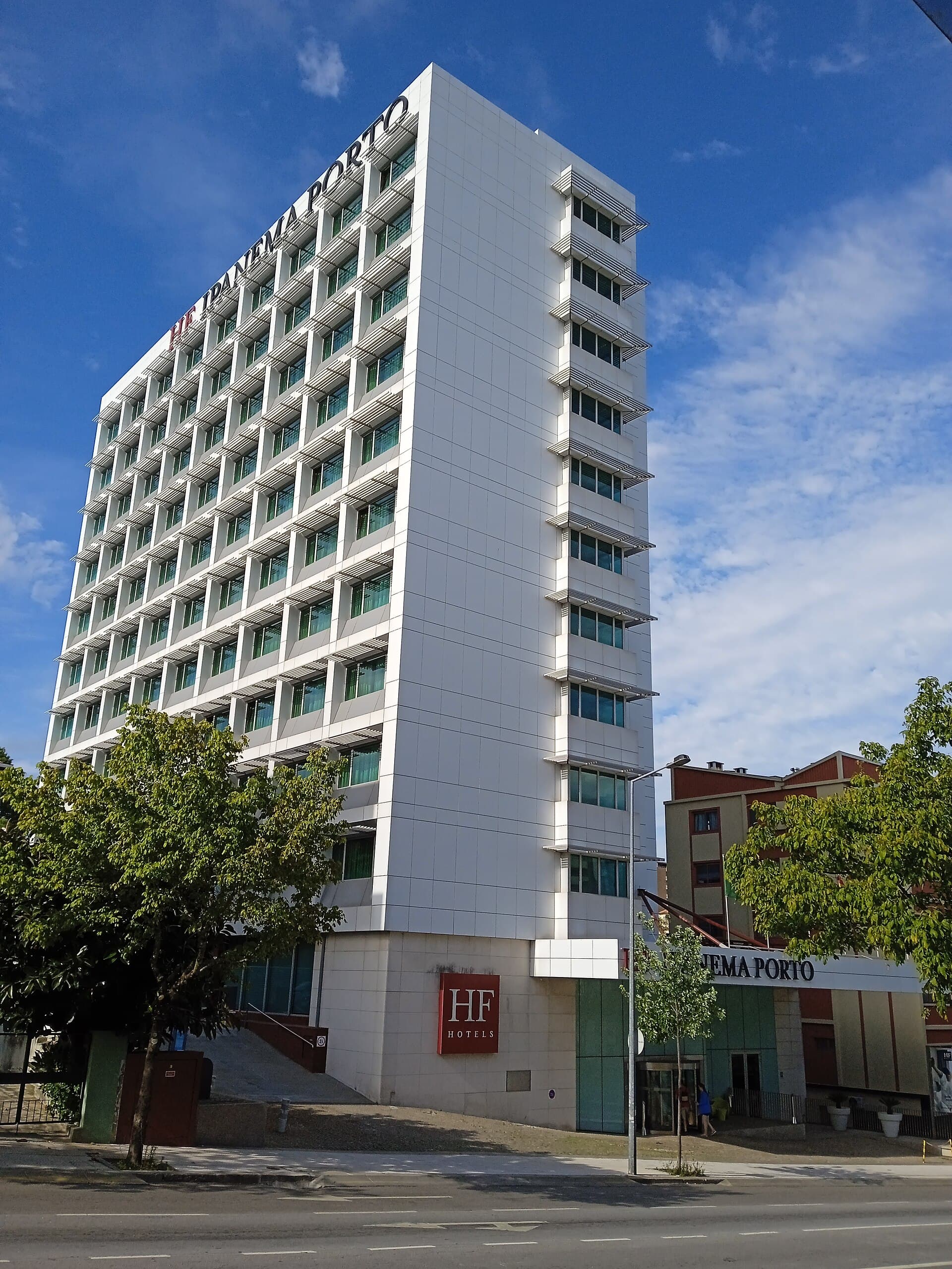 HF Ipanema Porto (via Wikimedia Commons, CC BY-SA 4.0)