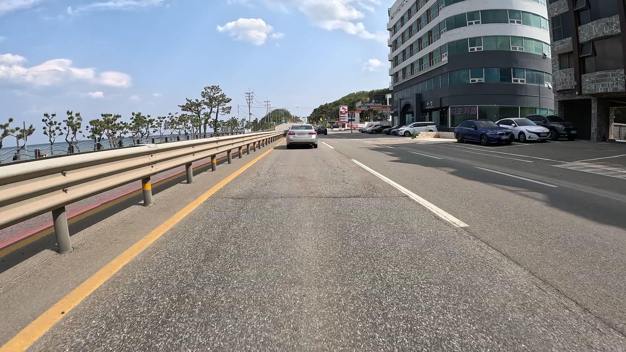 Street view near 한솔아시안파크, Sokcho — © eneerhut (CC BY-SA · Mapillary)