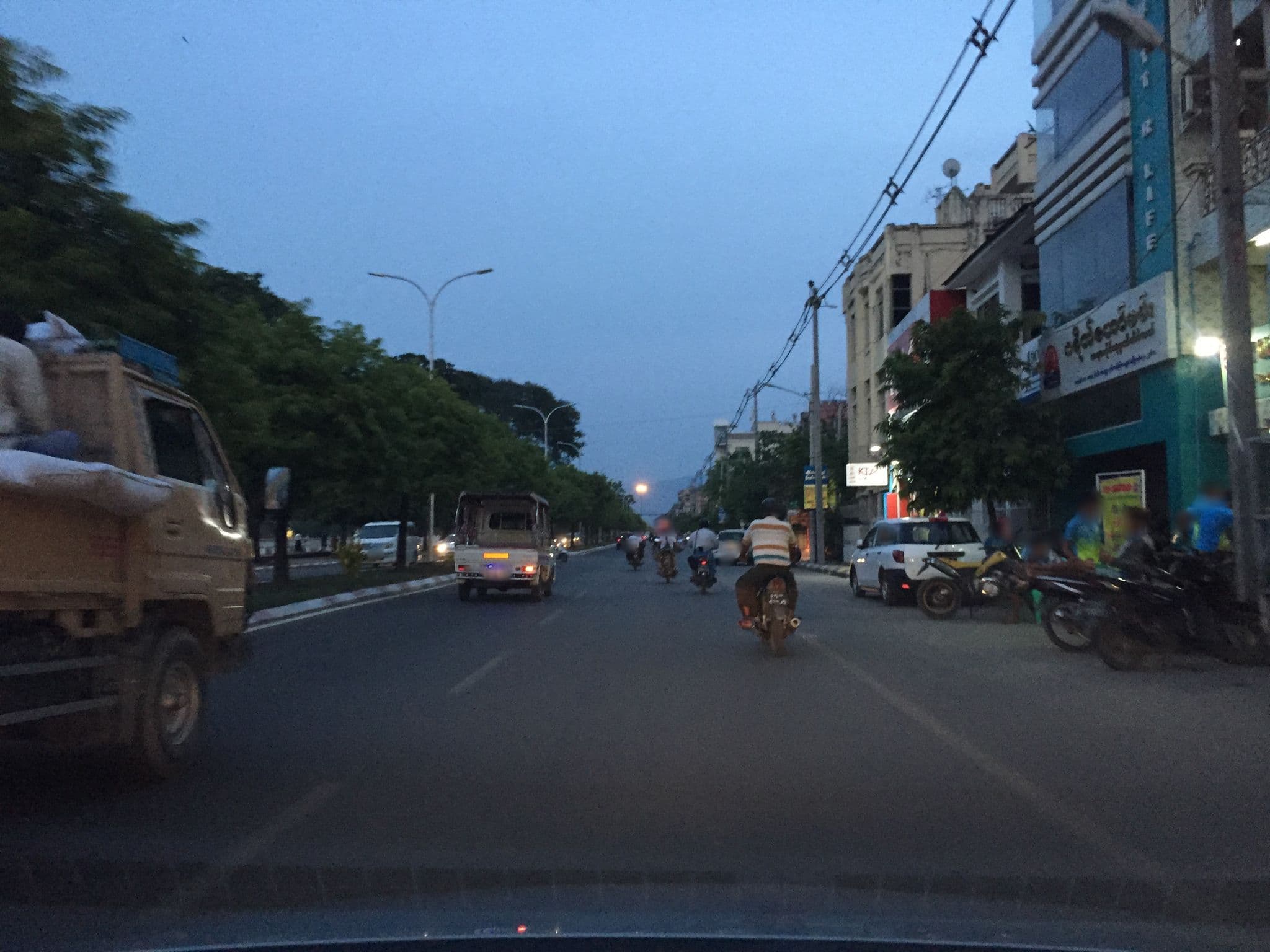 Street view near Palace View Hotel Mandalay, Mandalay — © mghla (CC BY-SA · Mapillary)
