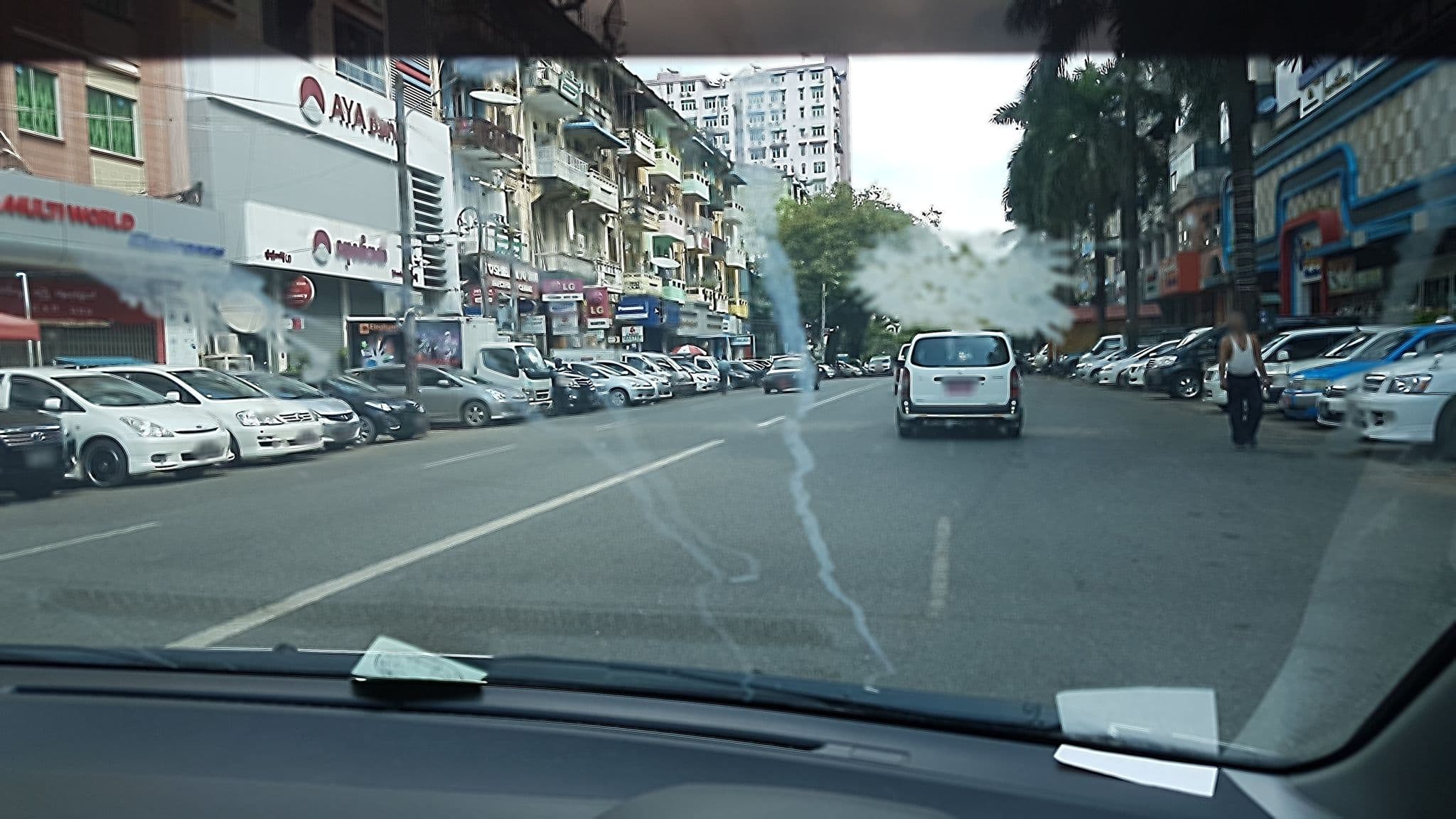 Street view near New Aye Yar Hotel, Botataung — © aungphone (CC BY-SA · Mapillary)