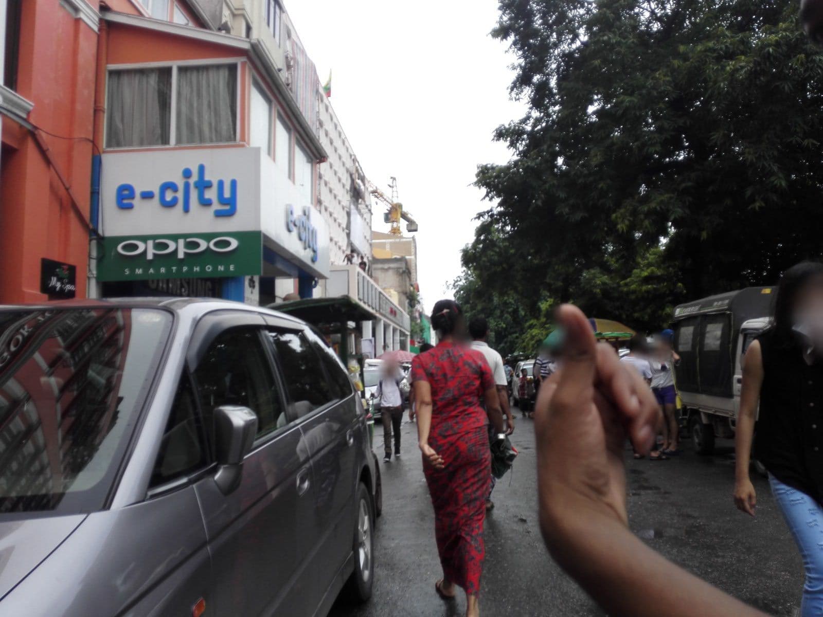 Street view near Beautyland Hotel II, Botataung — © riovictoire (CC BY-SA · Mapillary)
