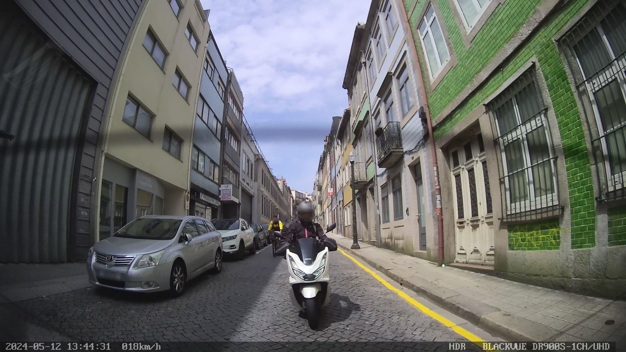 Street view near BessaHotel Baixa, Porto — © sanjorgepinho (CC BY-SA · Mapillary)