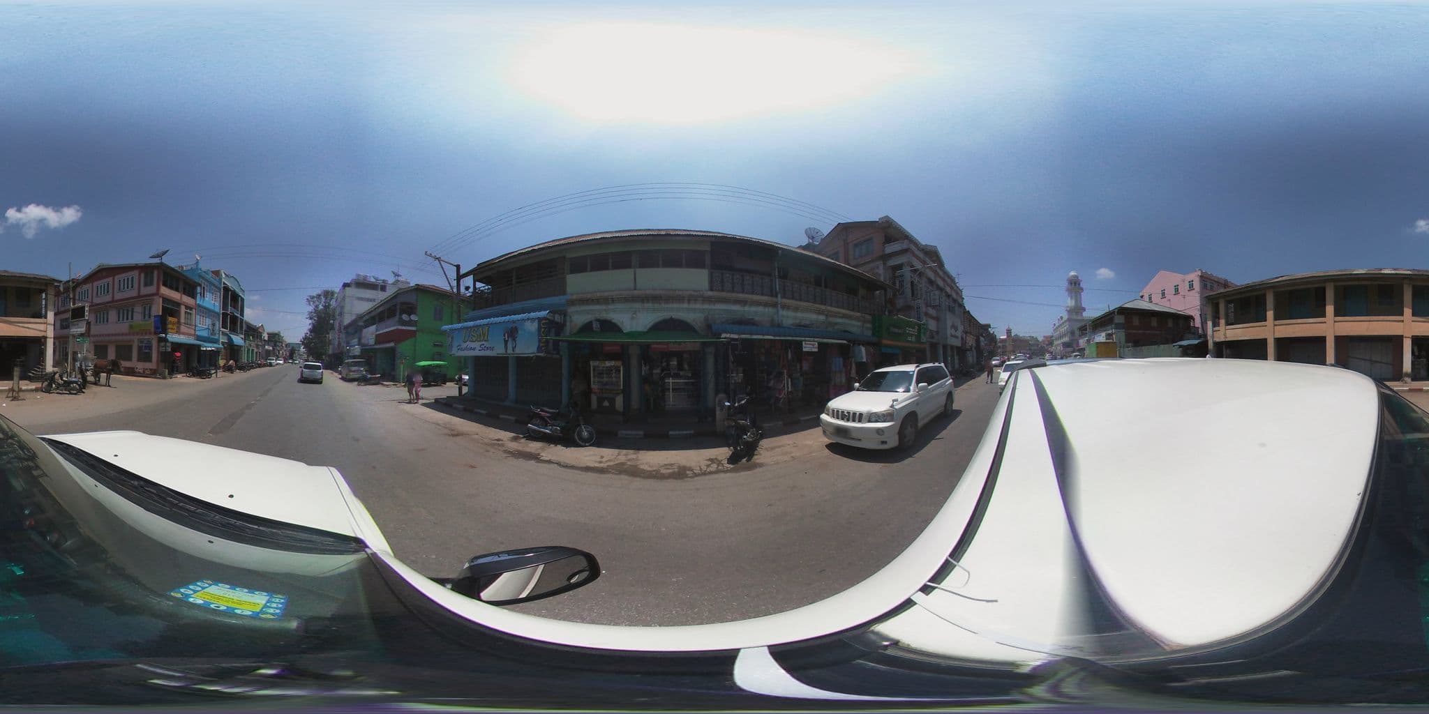 Street view near Bravo Hotel, Pyin Oo Lwin — © mghla (CC BY-SA · Mapillary)