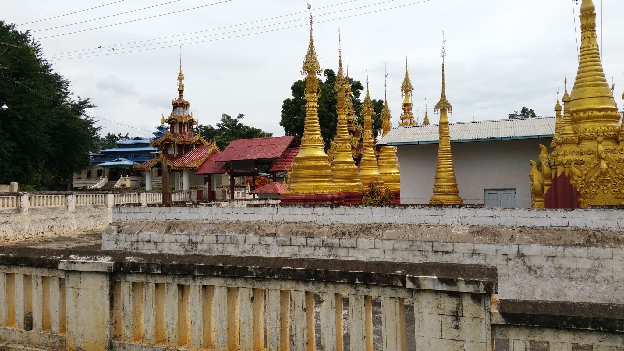 Street view near Sanctum Inle Resort, Yawnghwe — © shlublu (CC BY-SA · Mapillary)