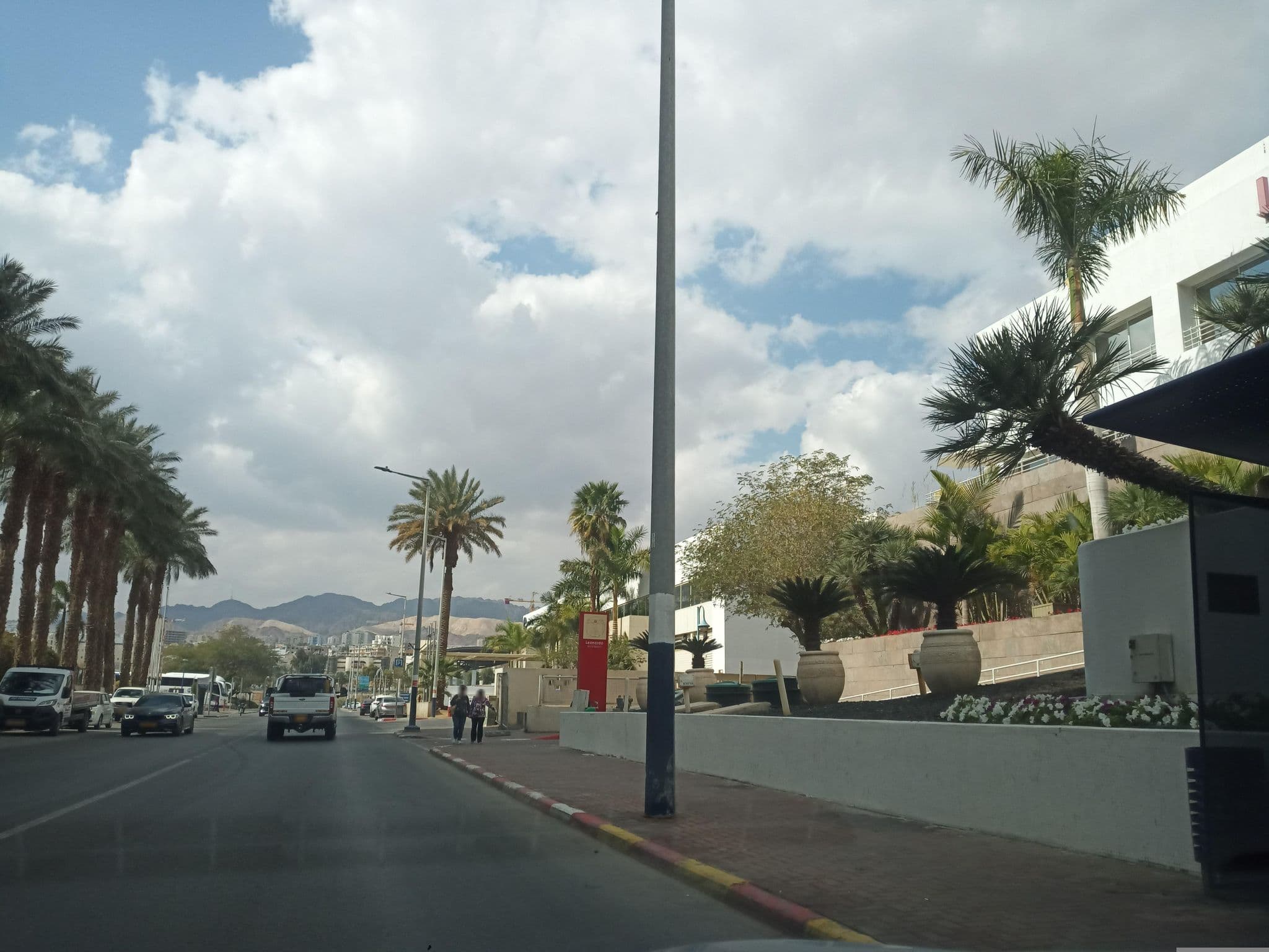 Street view near מלון רויאל טוליפ, Eilat — © jordil (CC BY-SA · Mapillary)