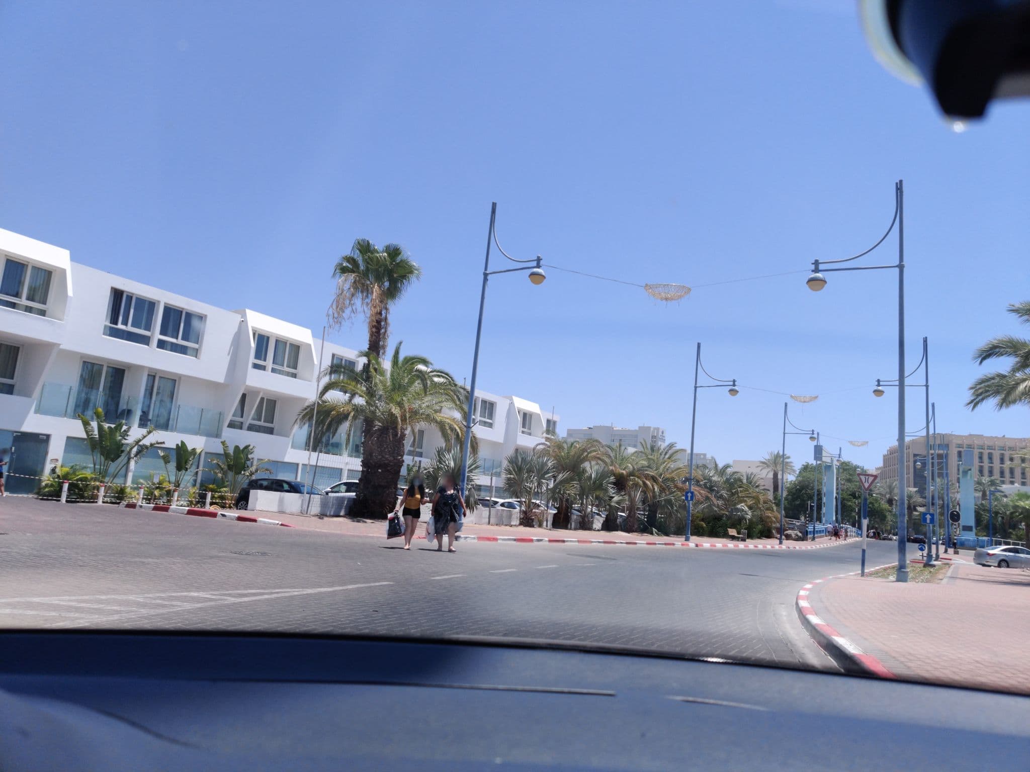 Street view near Astral Marina Hotel, Eilat — © yoelt (CC BY-SA · Mapillary)