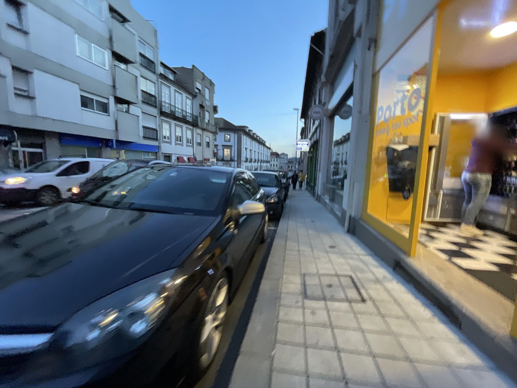 Street view near Rainha de São Lázaro, Porto