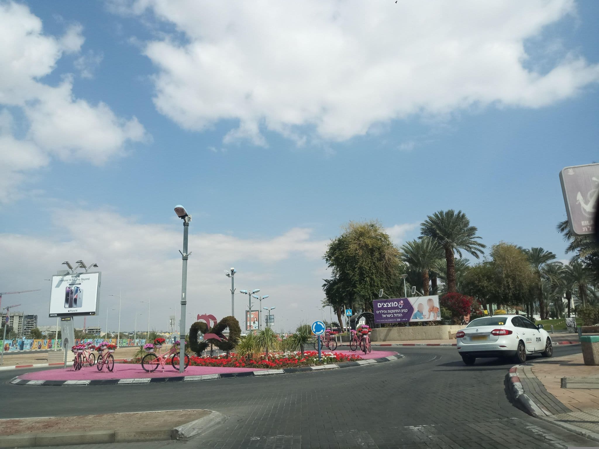 Street view near Hakonchia Motel, Eilat — © jordil (CC BY-SA · Mapillary)