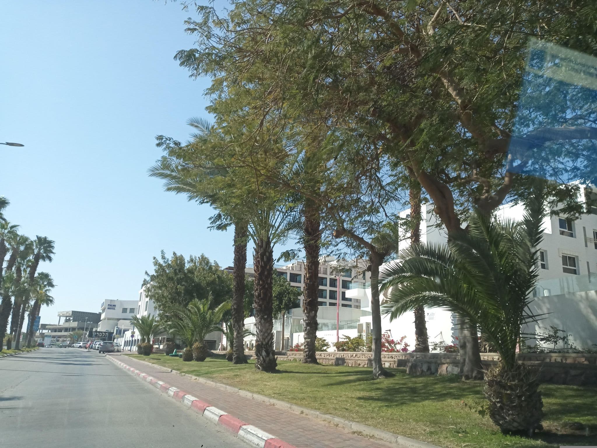 Street view near מלון. נירוונה, Eilat — © jordil (CC BY-SA · Mapillary)