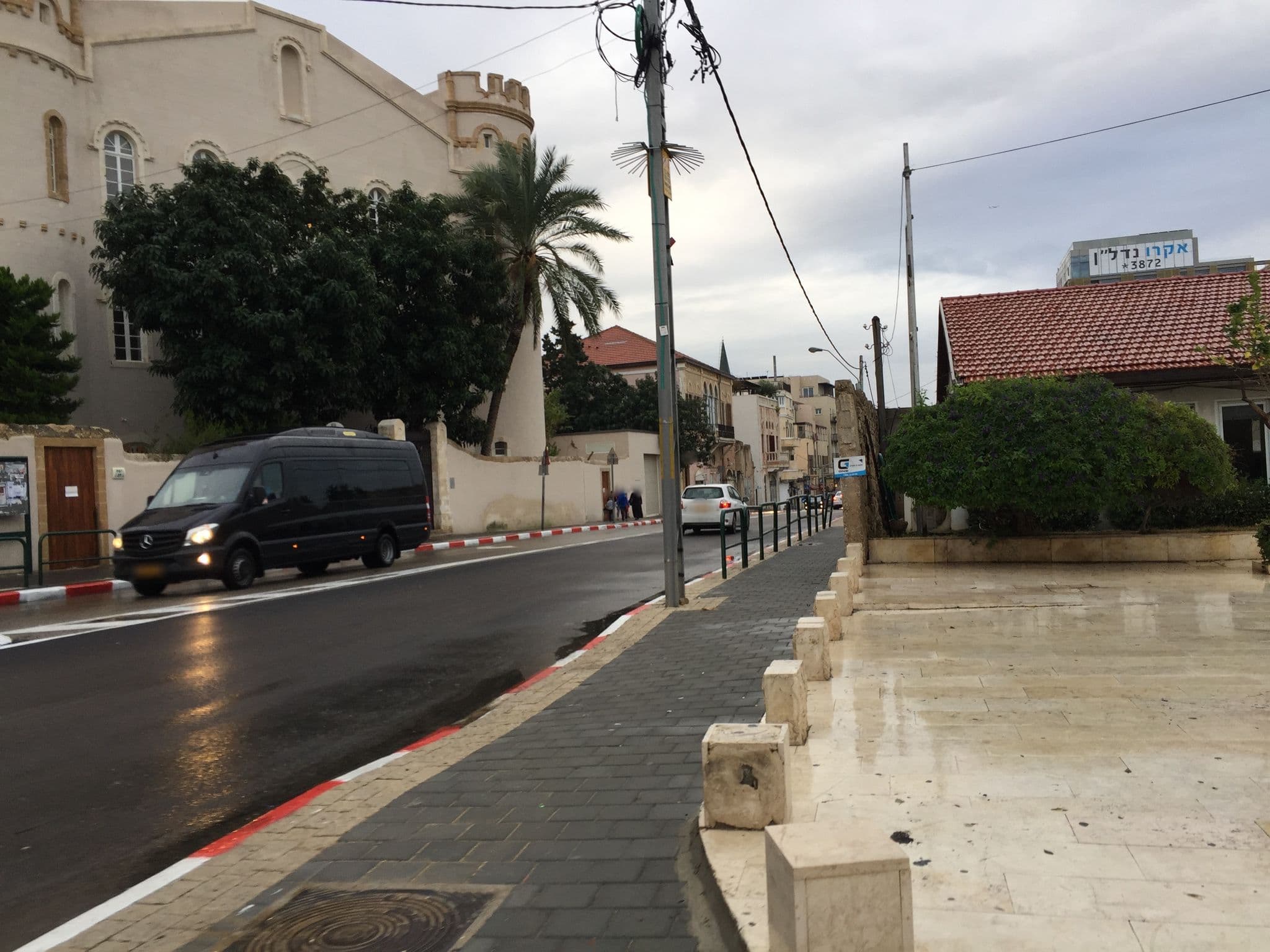 Street view near Andromeda Hill Holiday Suites, Jaffa — © richlv (CC BY-SA · Mapillary)