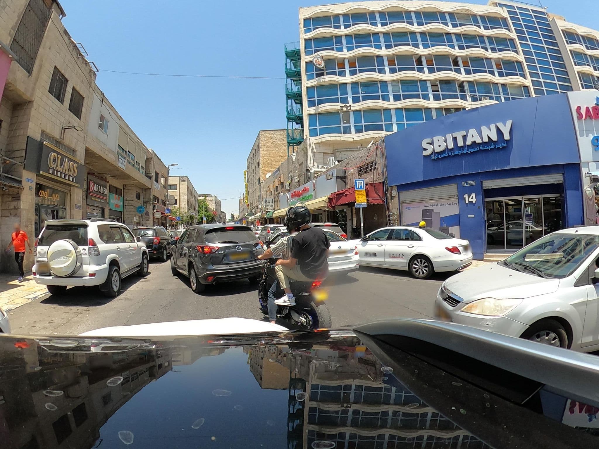 Street view near New Capitol Hotel, West Jerusalem — © tapil (CC BY-SA · Mapillary)
