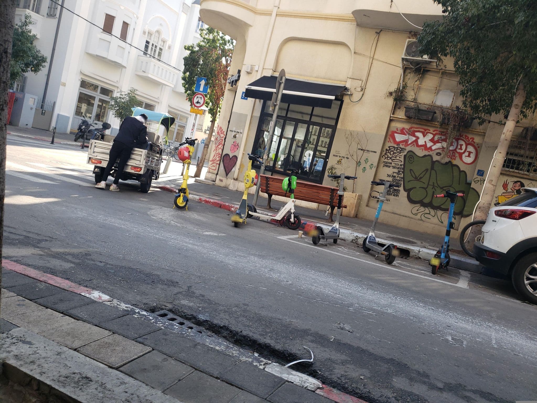 Street view near Mr Katinsky, Tel Aviv — © mapfool (CC BY-SA · Mapillary)