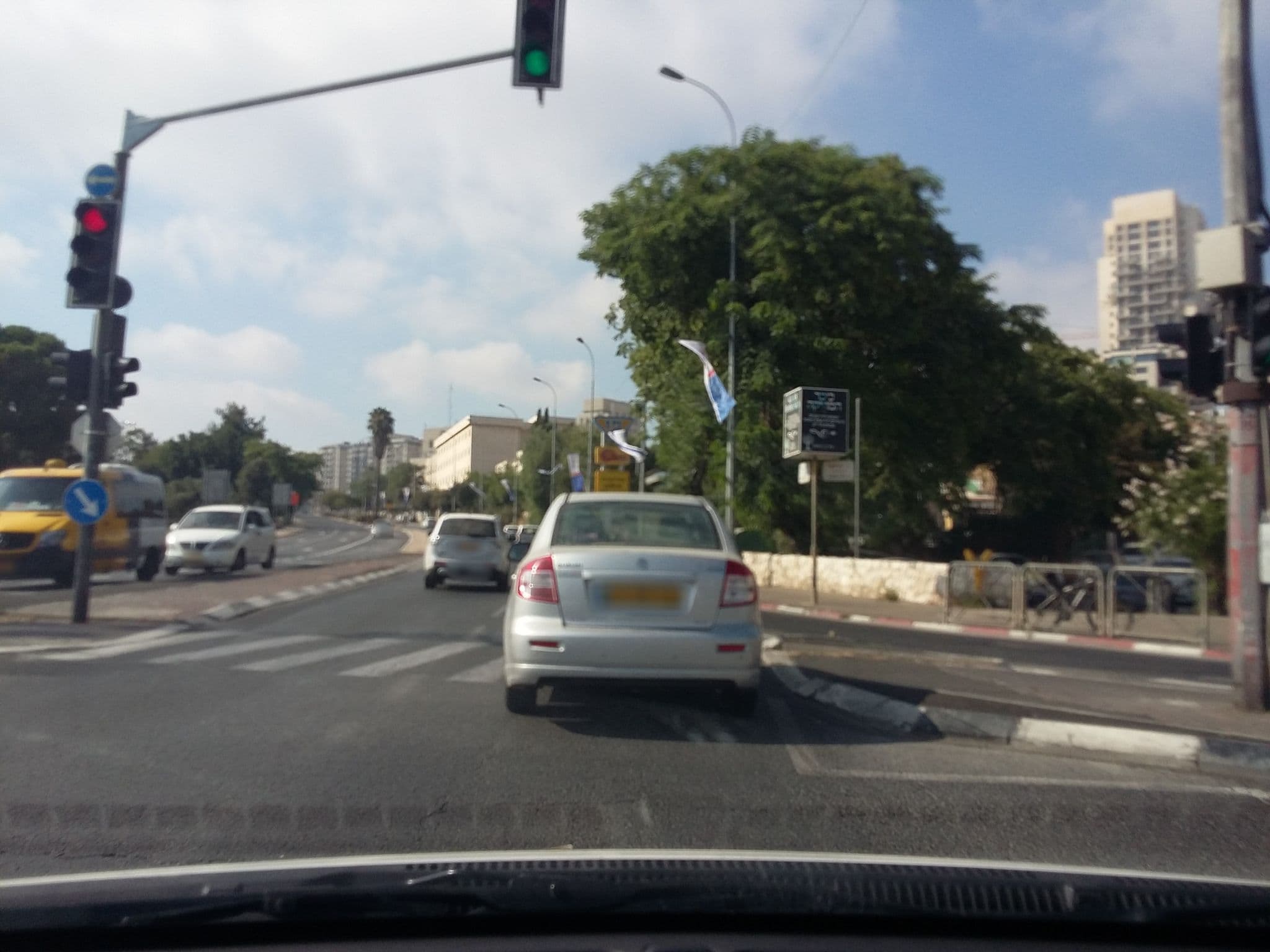 Street view near shmul's hostel, West Jerusalem — © woodybz (CC BY-SA · Mapillary)