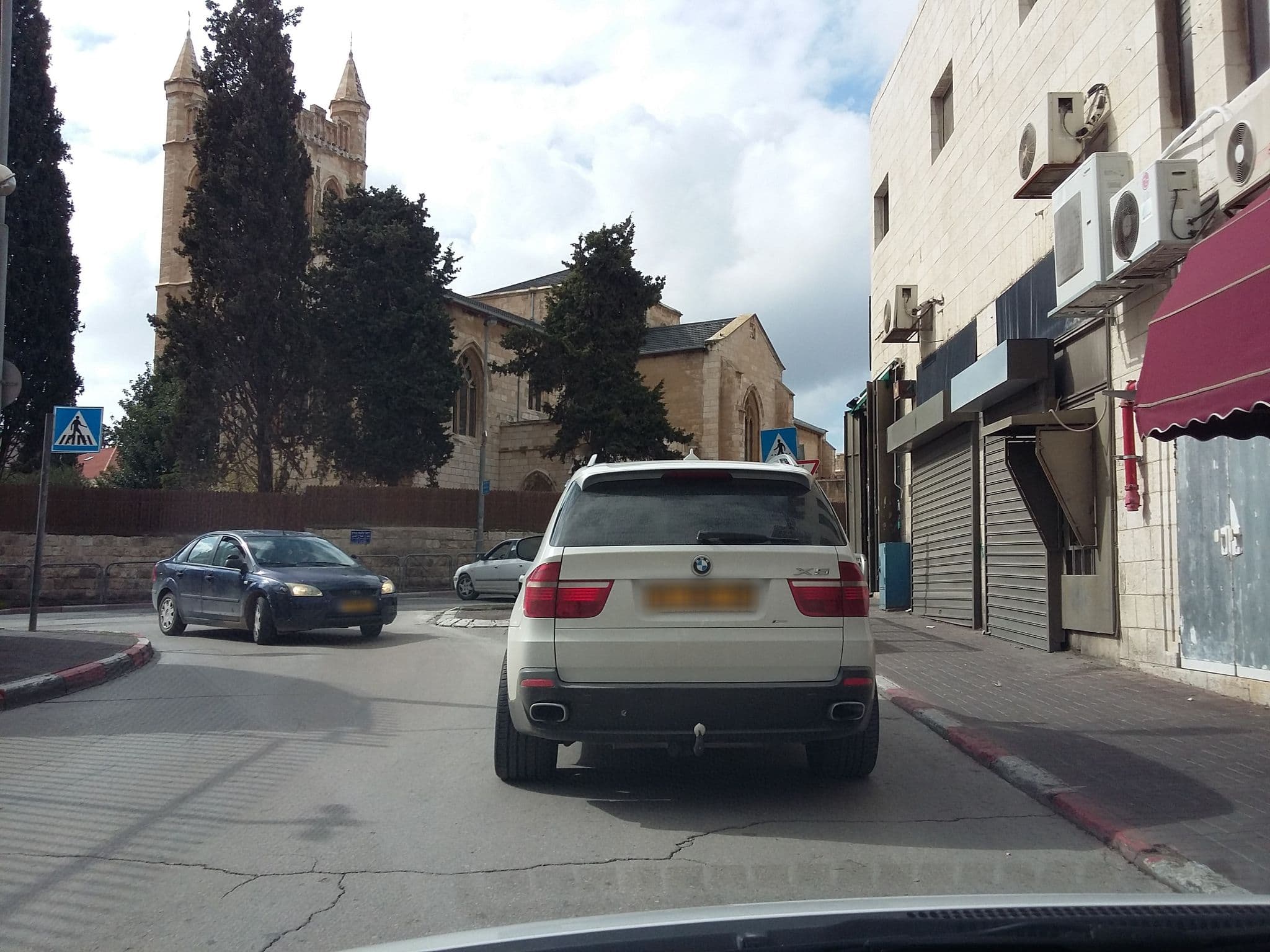 Street view near Christmas Hotel, West Jerusalem — © woodybz (CC BY-SA · Mapillary)