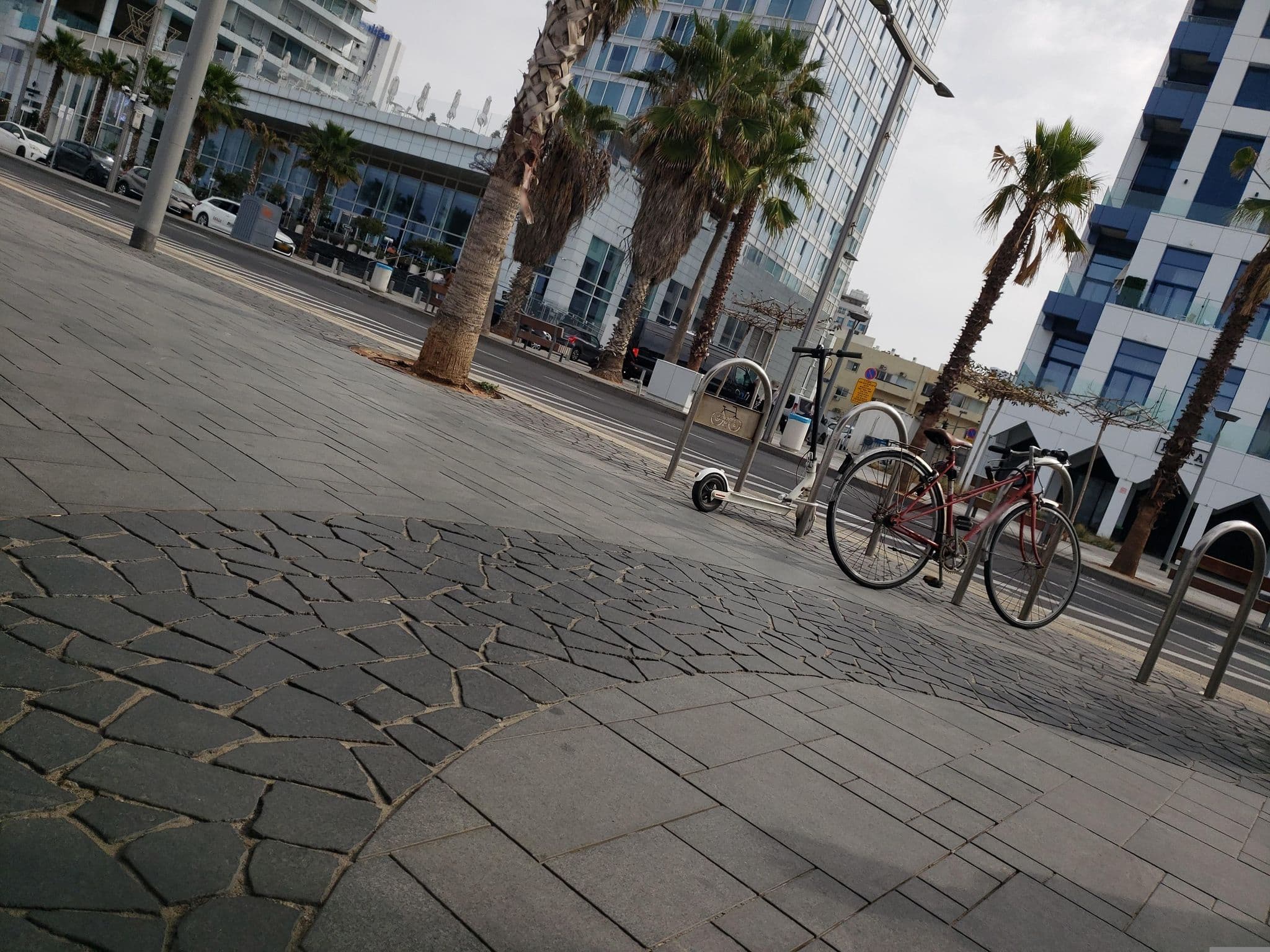 Street view near הילטון תא. כנס בנק לאומי, Tel Aviv — © mapfool (CC BY-SA · Mapillary)