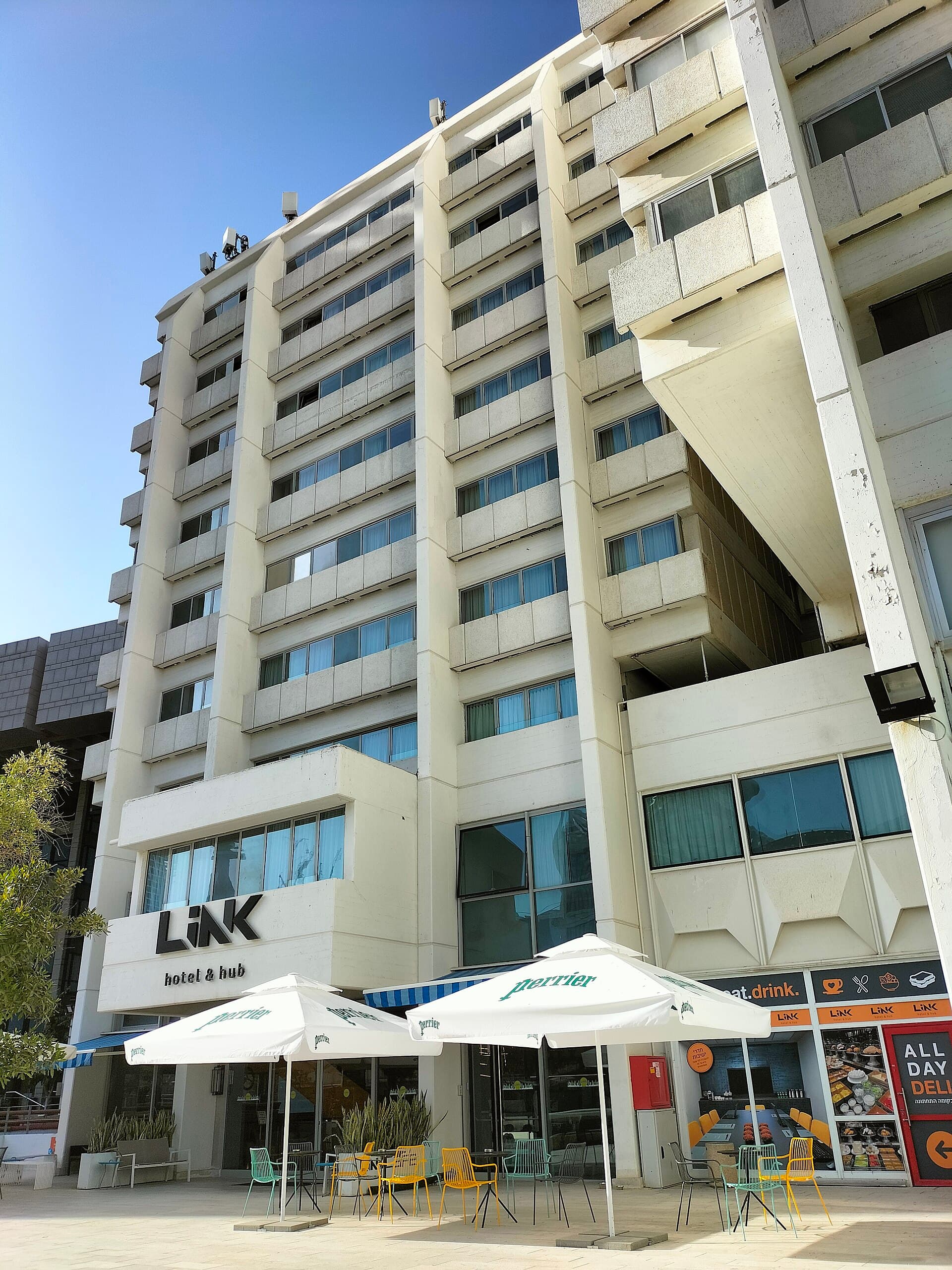 Link Hotel&Hub (via Wikimedia Commons, CC BY-SA 3.0)