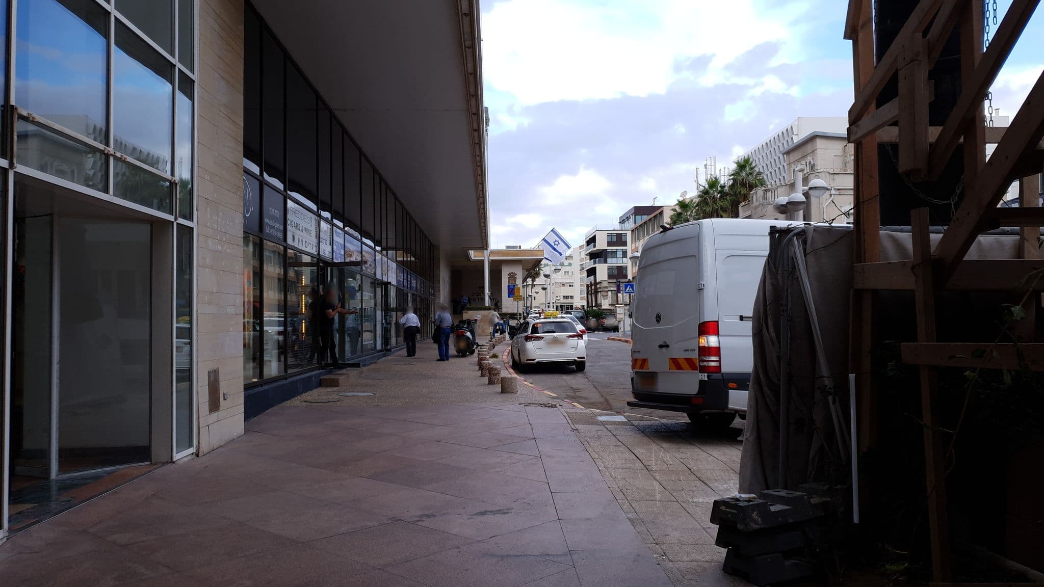Street view near David Beach Hotel, Tel Aviv — © jopparn (CC BY-SA · Mapillary)