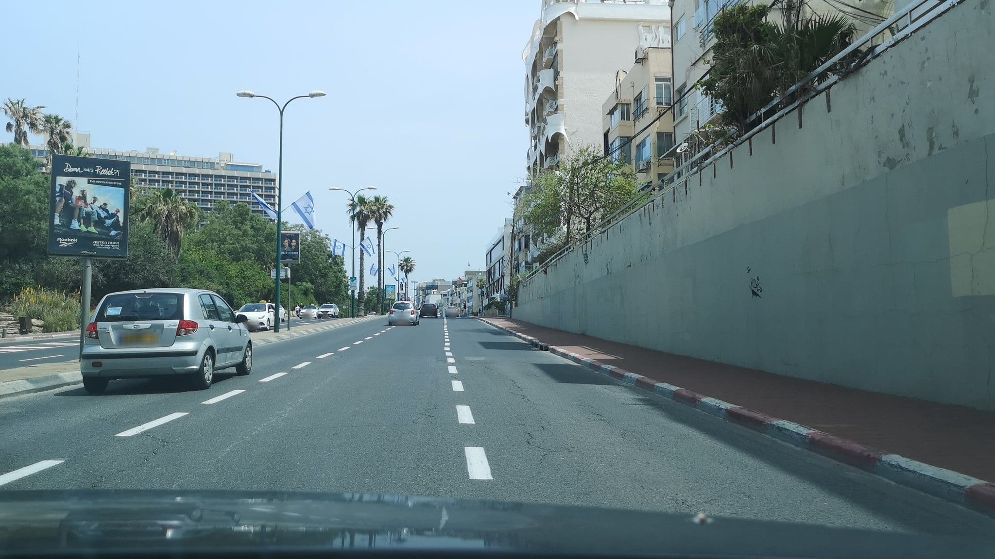 Street view near Rooftop Pool, Tel Aviv — © ran2010 (CC BY-SA · Mapillary)