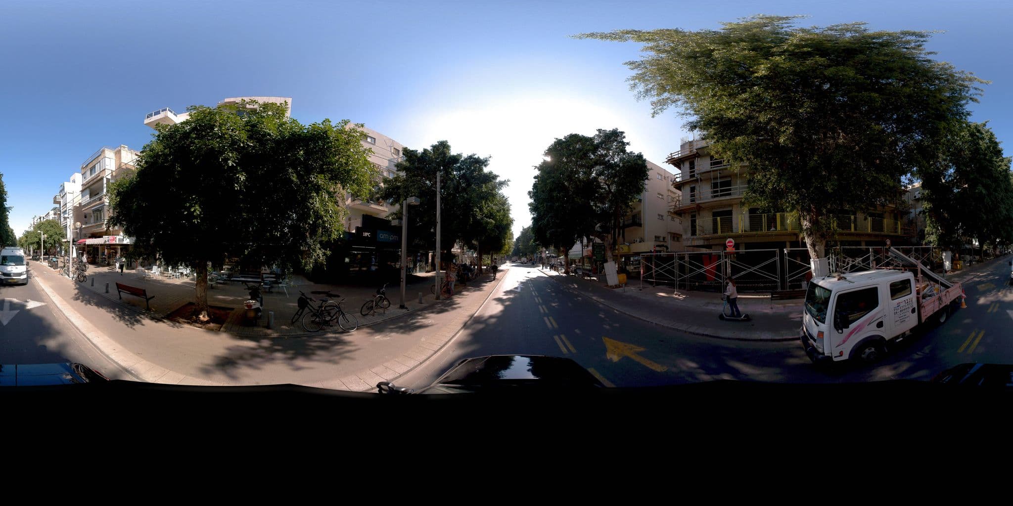 Street view near Dizengoff Sea Residence, Tel Aviv — © jeffreymartin (CC BY-SA · Mapillary)