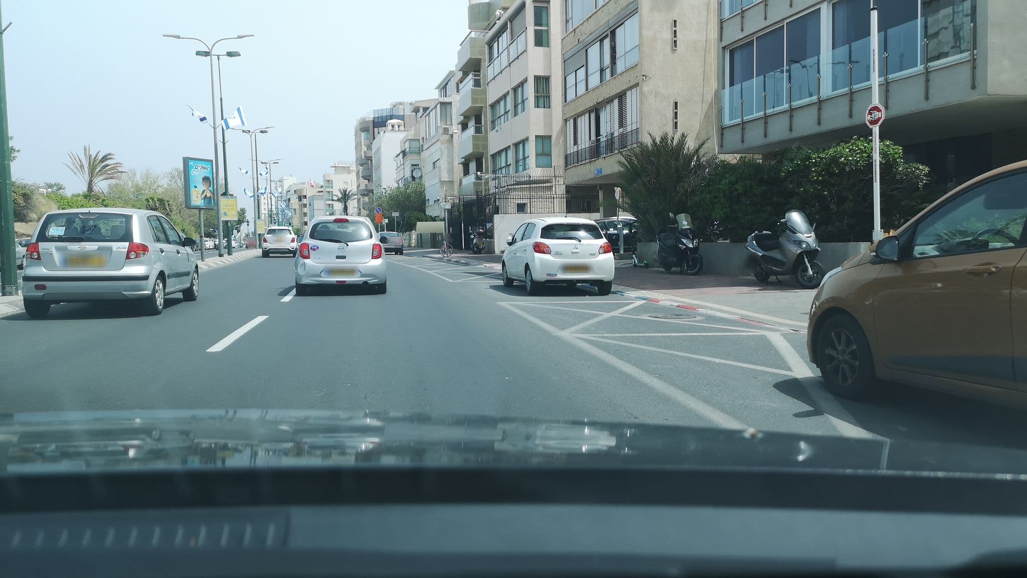 Street view near Hayarkon Luxury Apartments, Tel Aviv — © ran2010 (CC BY-SA · Mapillary)