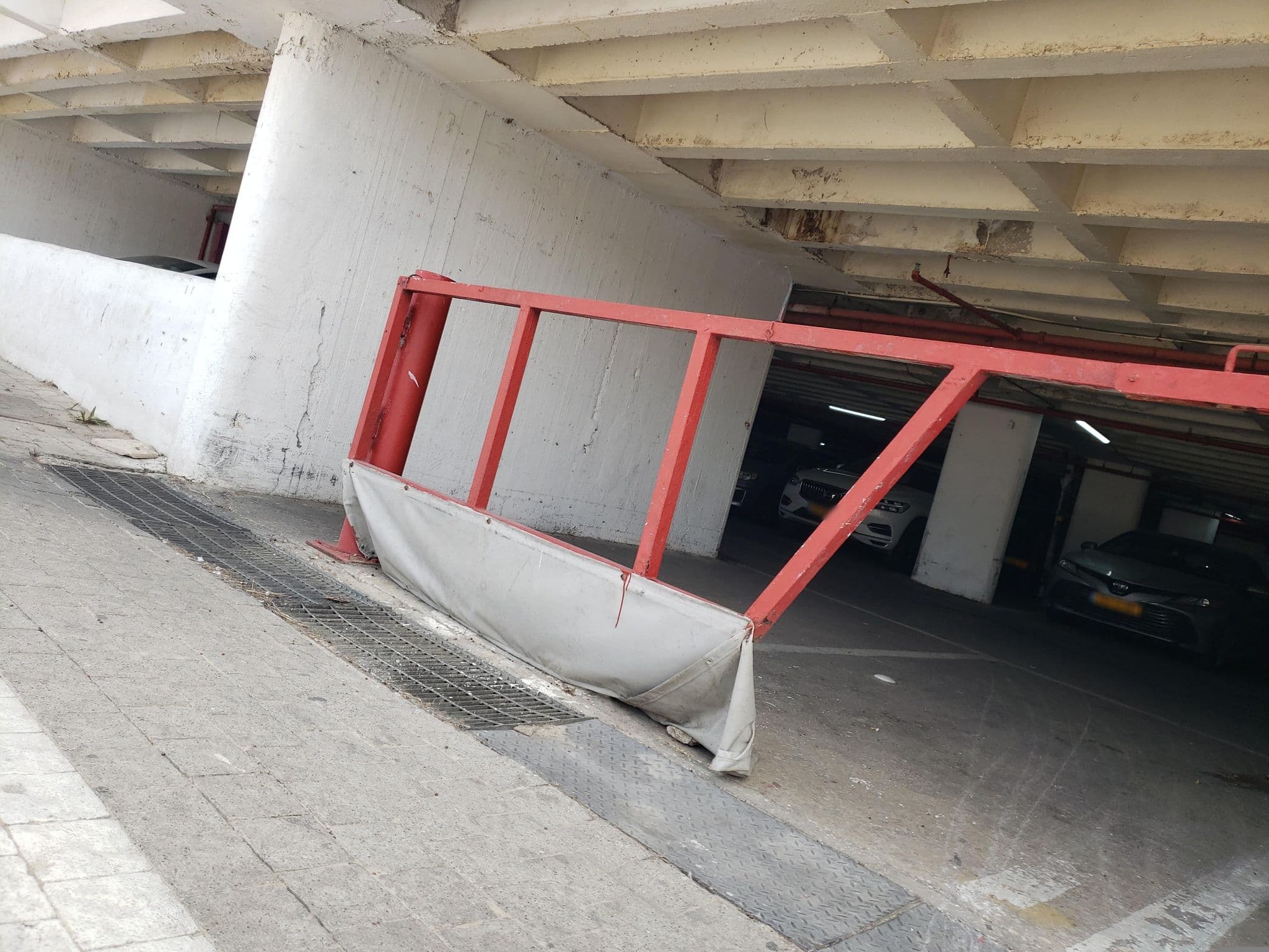 Street view near Royalty Suites, Tel Aviv — © mapfool (CC BY-SA · Mapillary)