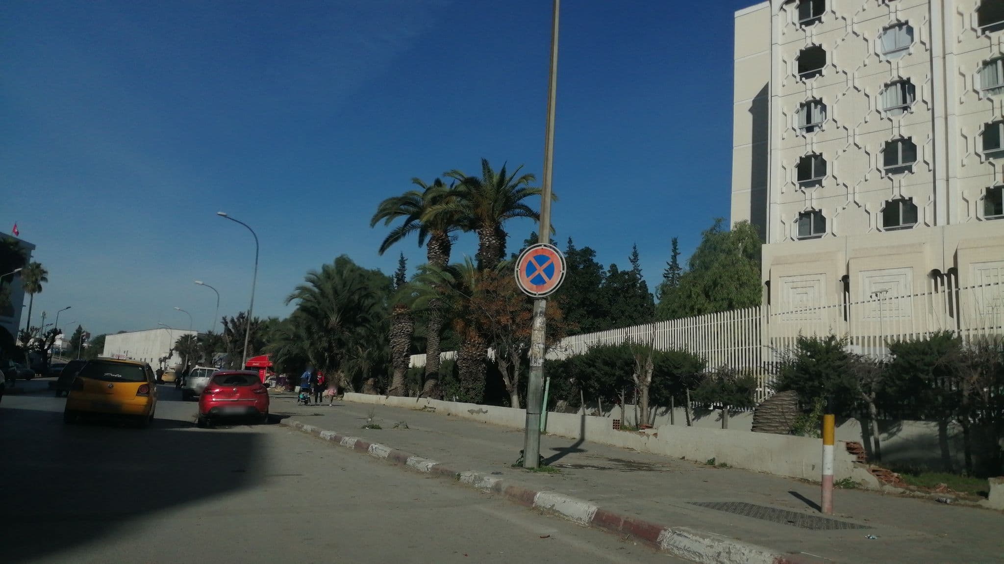 Street view near Campanile El Mechtel Tunis, Tunis — © yahmadi (CC BY-SA · Mapillary)