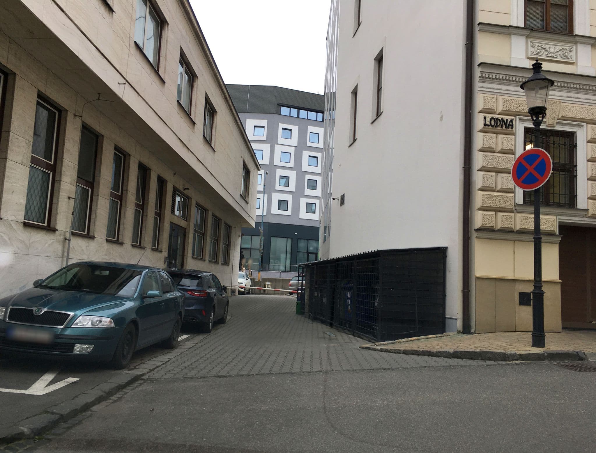 Street view near Portus restaurant & penzion, Bratislava — © istefanos (CC BY-SA · Mapillary)