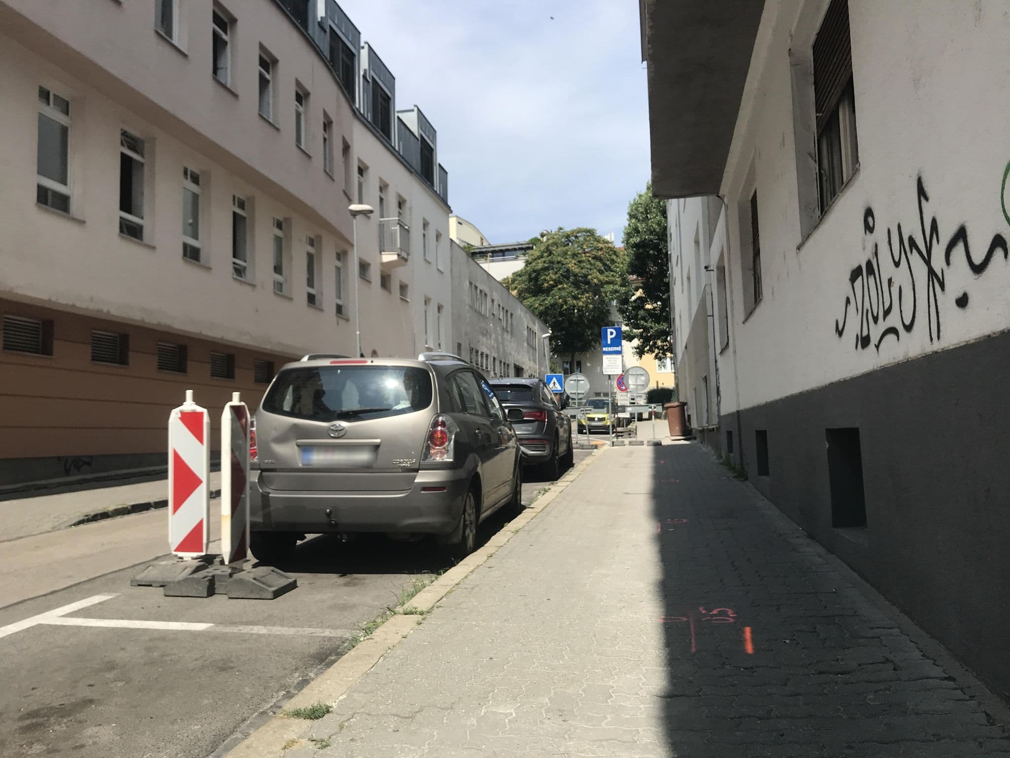 Street view near A1 Hostel, Bratislava — © miguel_andrade (CC BY-SA · Mapillary)