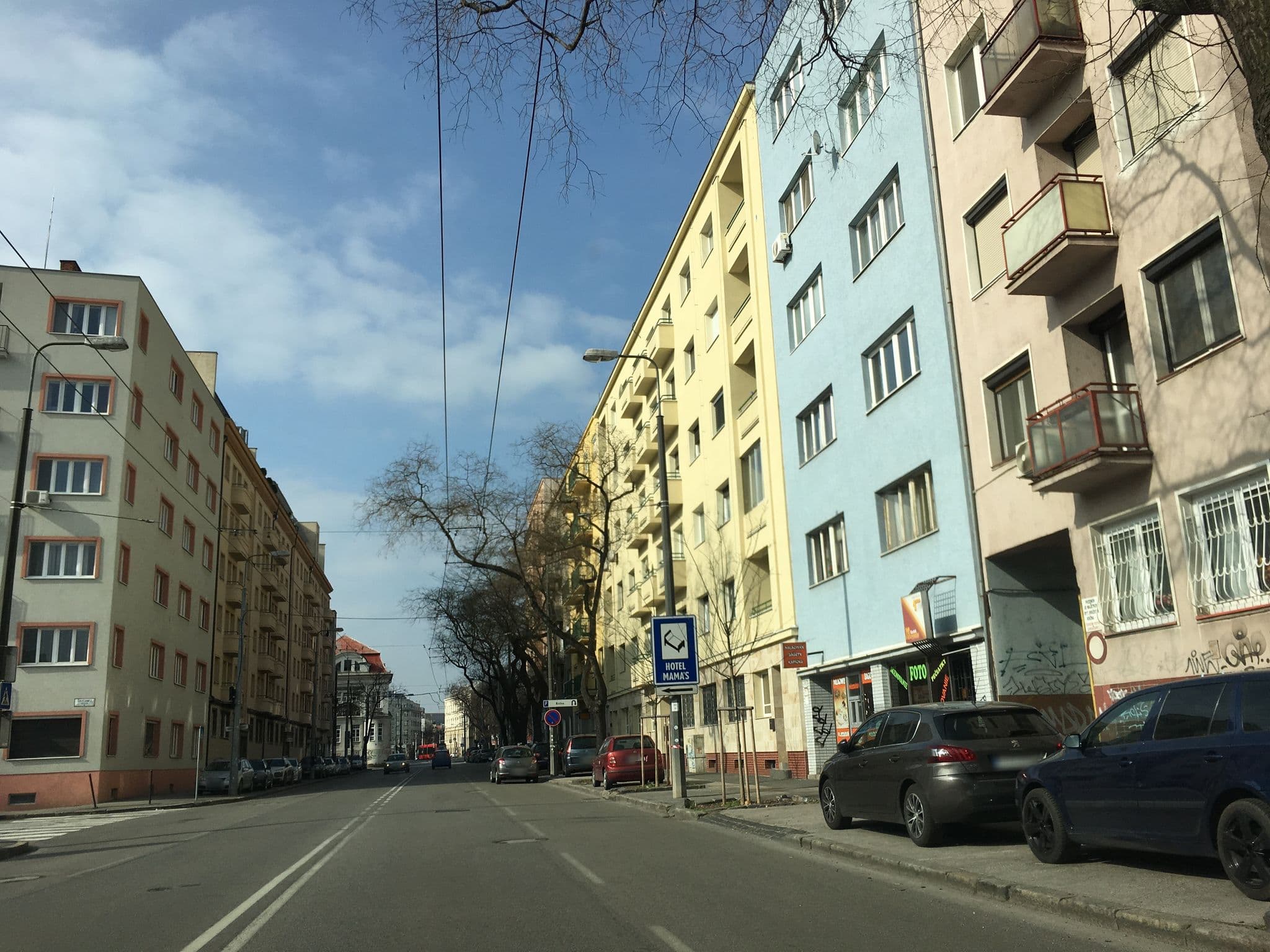 Street view near Apartmány Tuza, Bratislava — © iiivooo (CC BY-SA · Mapillary)