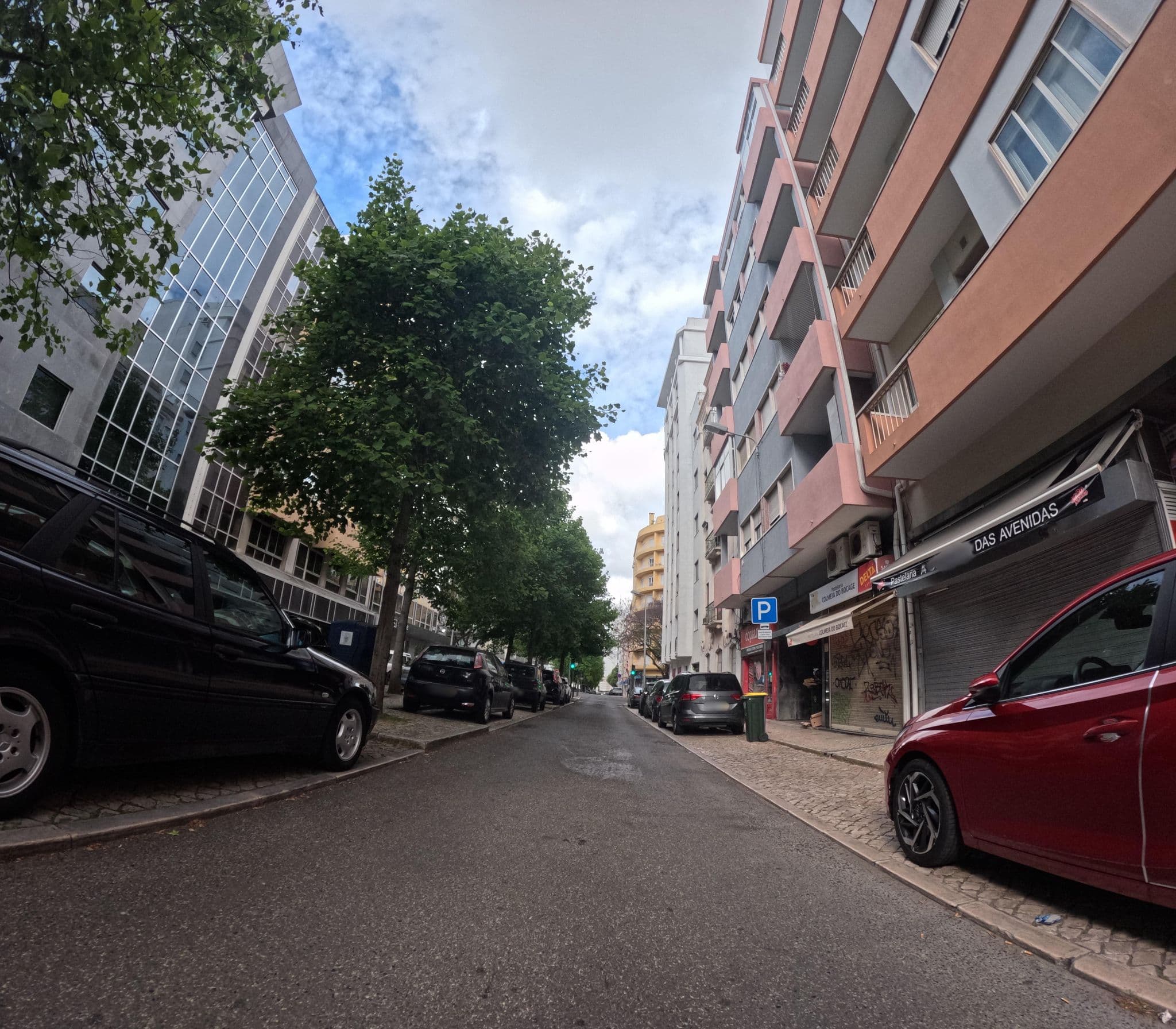 Street view near Turim Ibéria Hotel, Campo Pequeno — © danielagos12 (CC BY-SA · Mapillary)