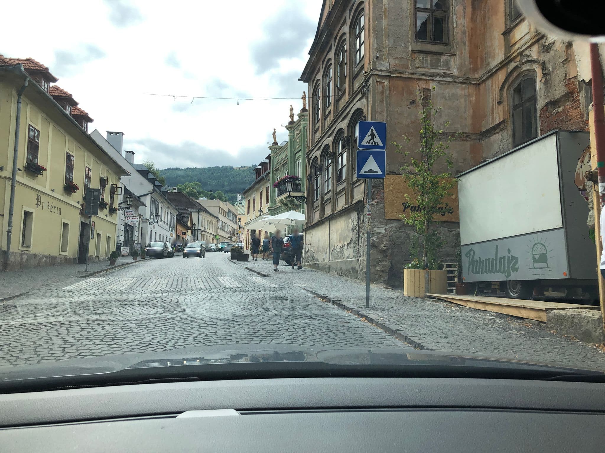 Street view near Kachelman - penzión, Banská Štiavnica — © atze777 (CC BY-SA · Mapillary)