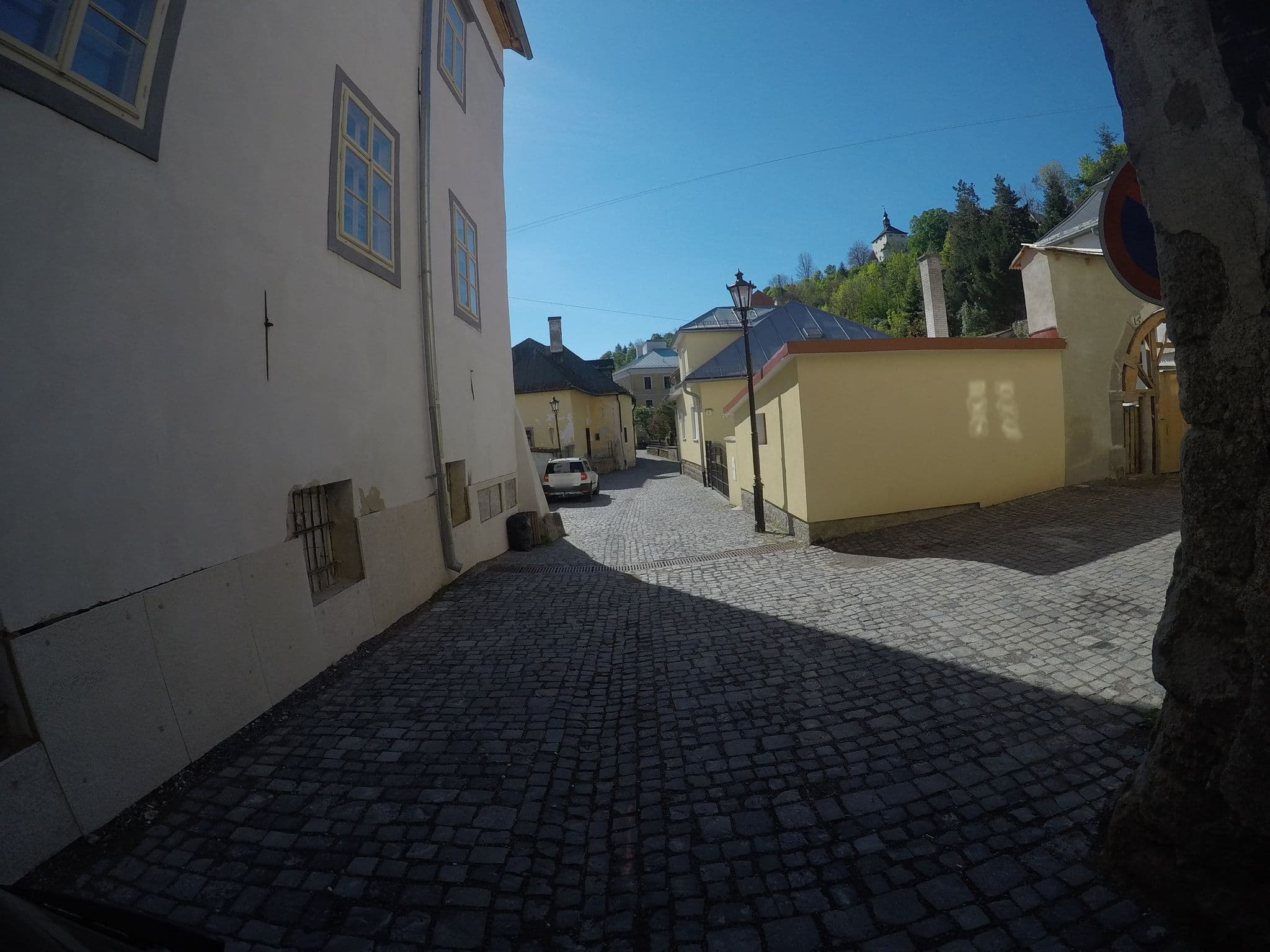 Street view near Ubytovanie u Anny, Banská Štiavnica — © chrisbeddow (CC BY-SA · Mapillary)