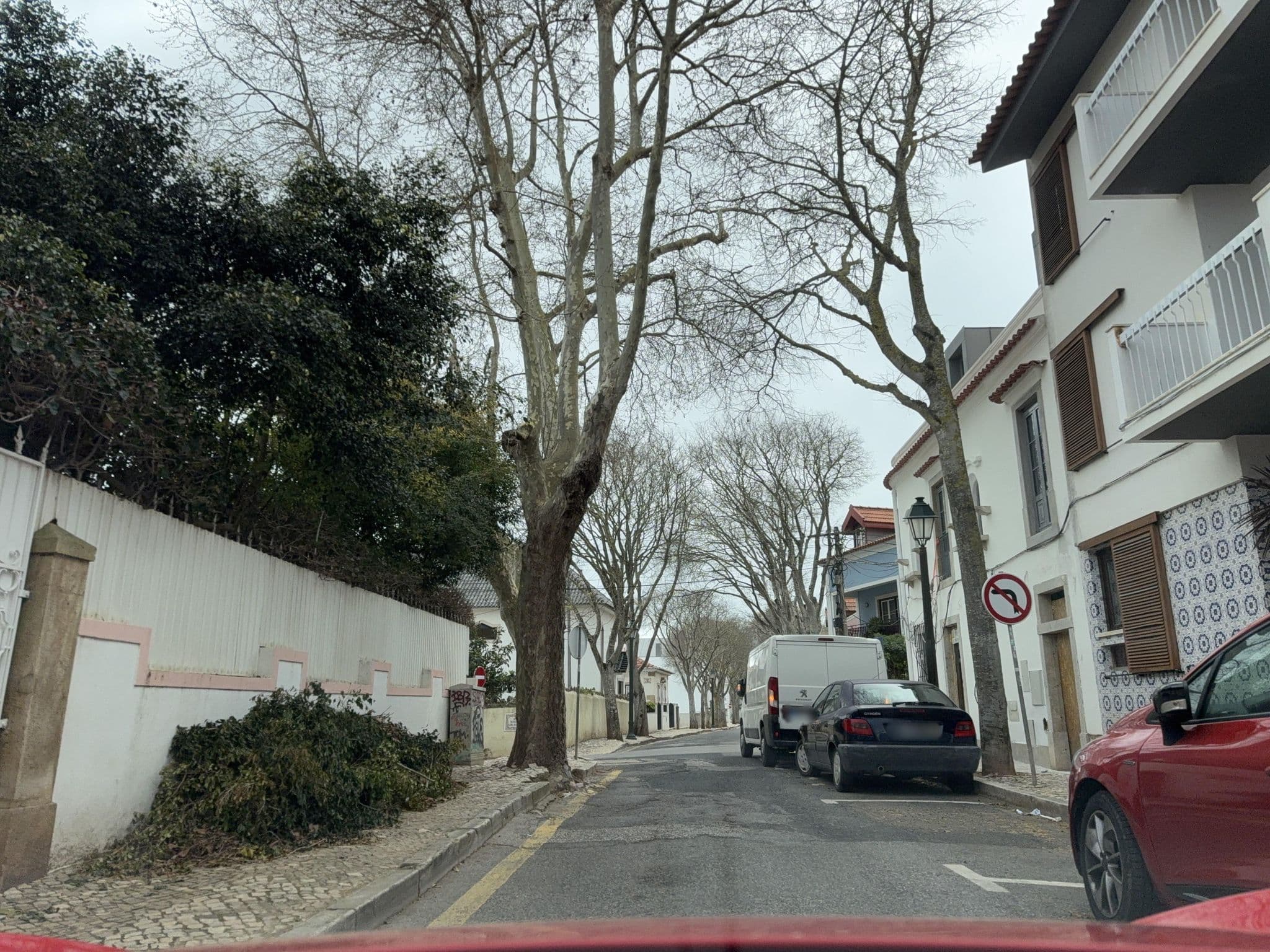 Street view near Ljmonade Hostel, Cascais — © RSTQ (CC BY-SA · Mapillary)