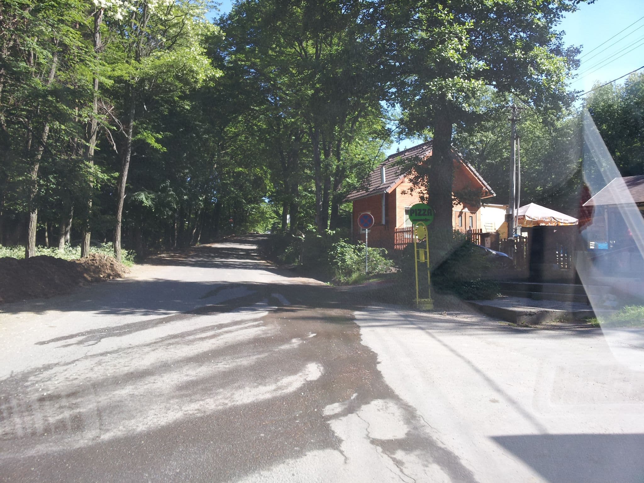 Street view near Skola V Prirode Pod Sitnom, Banská Štiavnica — © kolesajr (CC BY-SA · Mapillary)