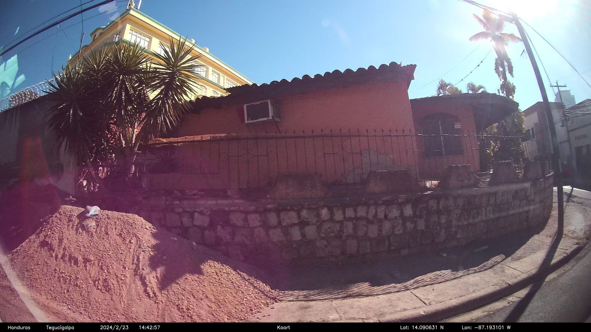 Street view near Suites Aurora, Tegucigalpa — © kaart_3 (CC BY-SA · Mapillary)