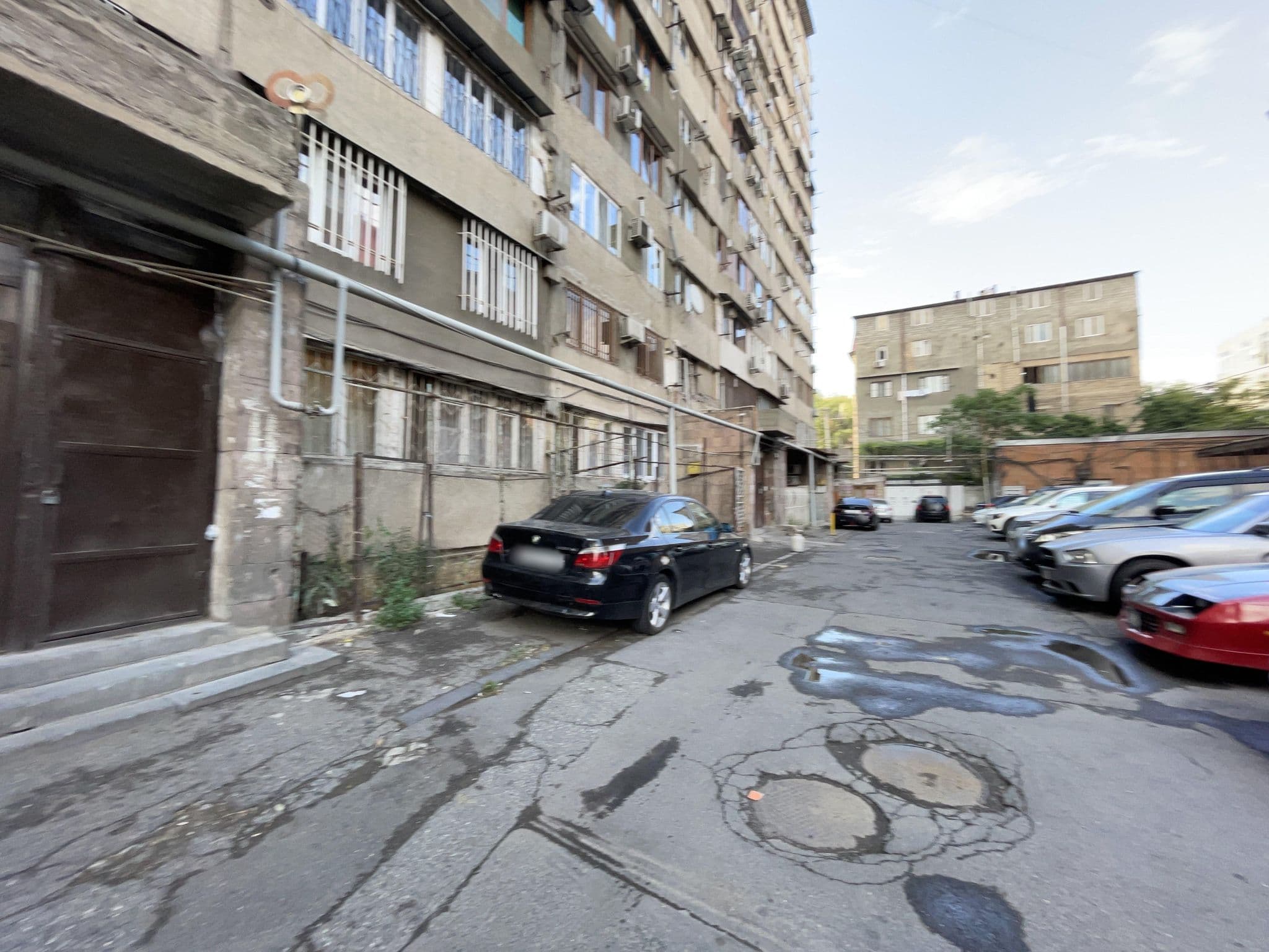 Street view near Mashtots Hotel, Kentron — © orofarne (CC BY-SA · Mapillary)