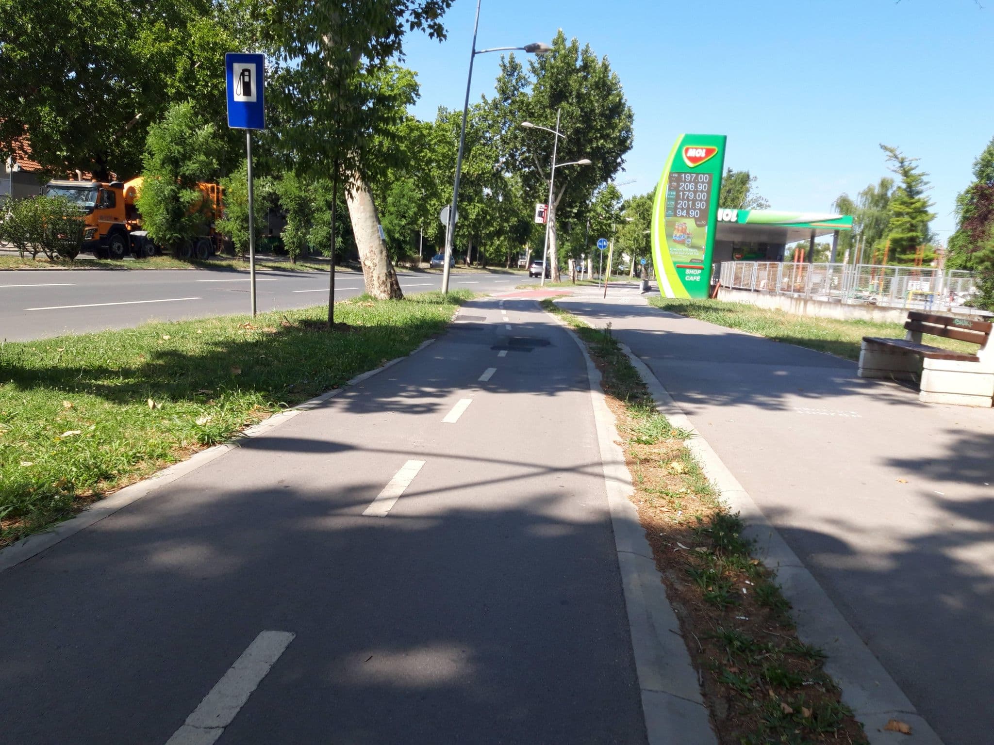 Street view near Kuglana I Hostel Alimenta, Novi Sad — © fivewho (CC BY-SA · Mapillary)