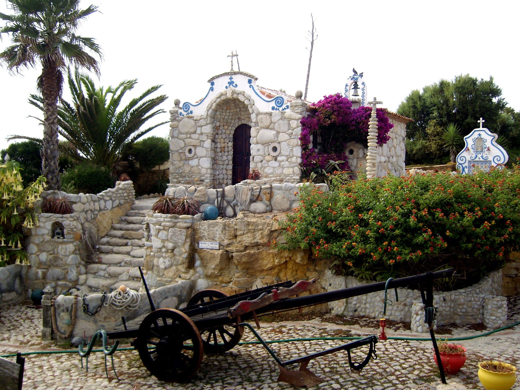 Street view near Villa Ana Margarida, Ericeira — © femanuel (CC BY-SA · Mapillary)